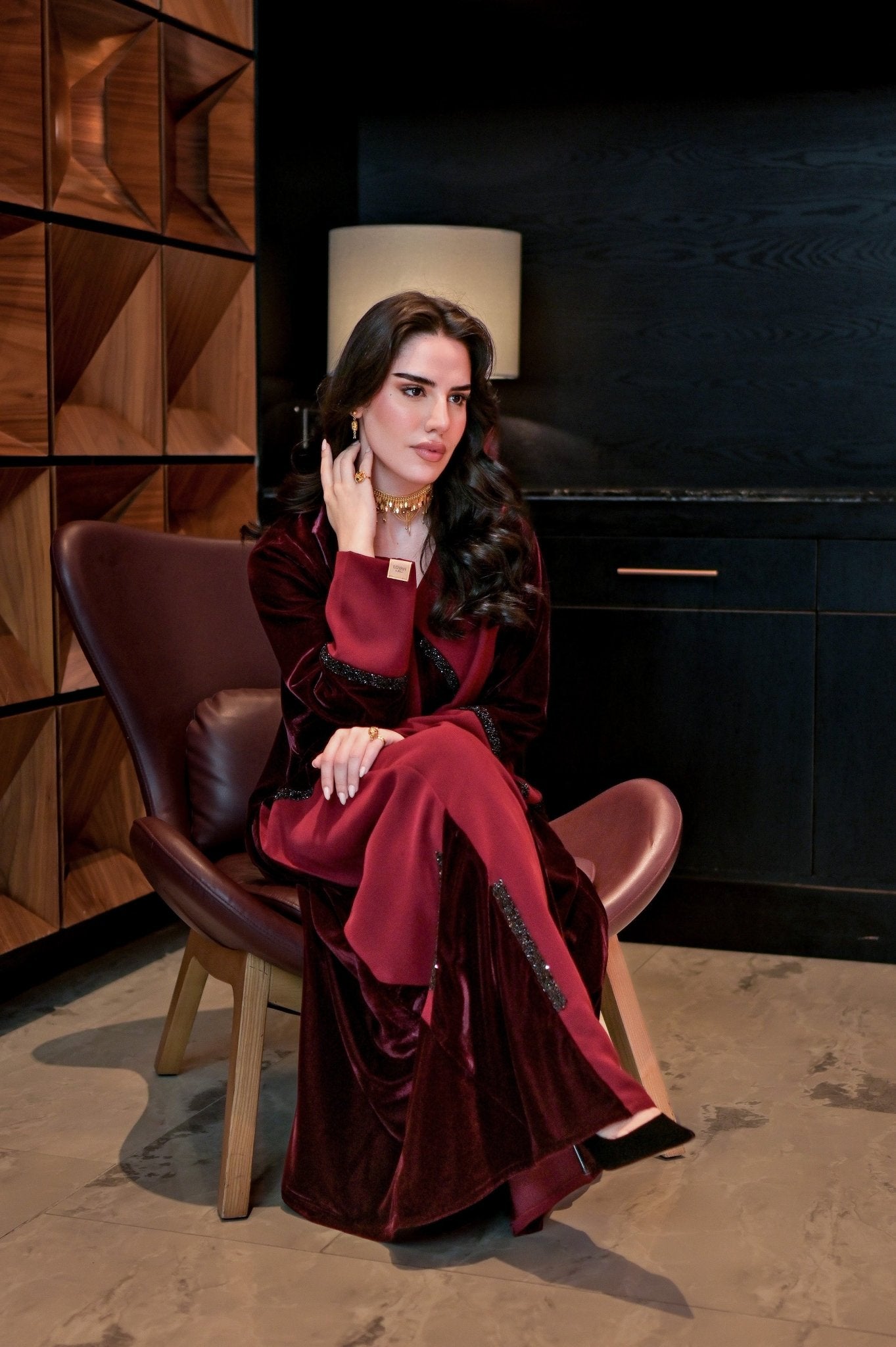 THURAYA JALABIAH - LOVAH - MIRA Y MANO