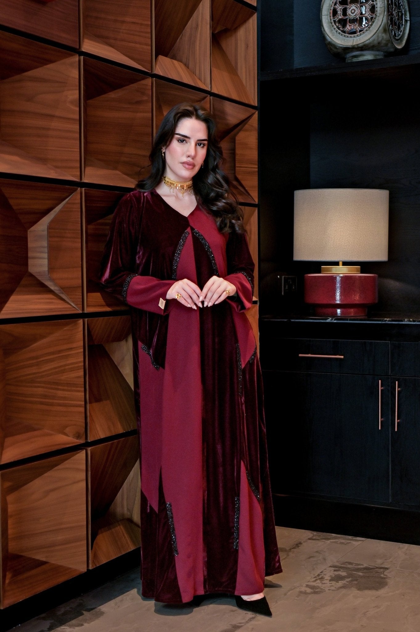 THURAYA JALABIAH - LOVAH - MIRA Y MANO