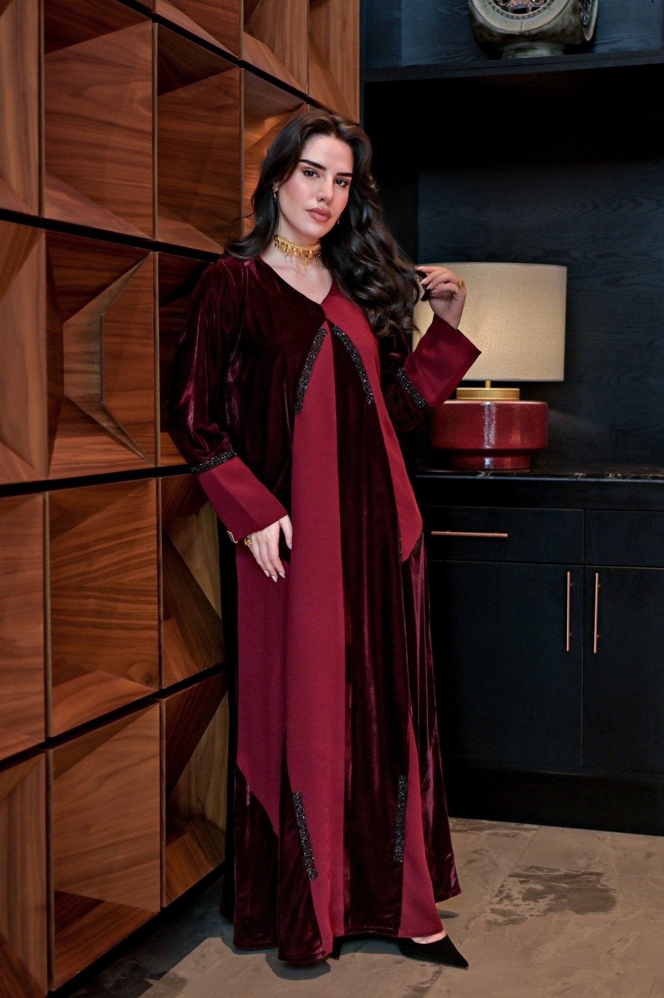 THURAYA JALABIAH - LOVAH - MIRA Y MANO