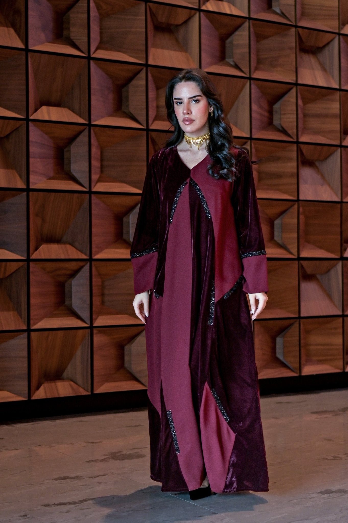 THURAYA JALABIAH - LOVAH - MIRA Y MANO