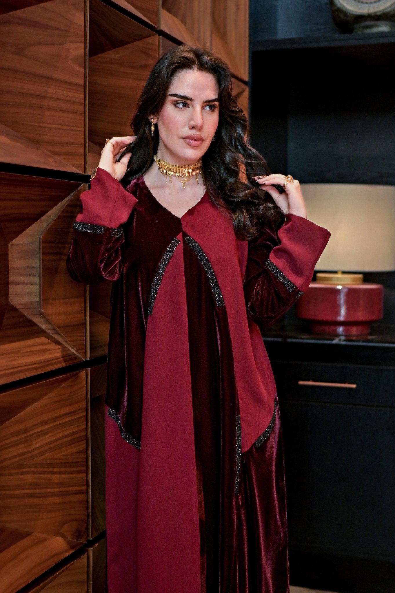 THURAYA JALABIAH - LOVAH - MIRA Y MANO