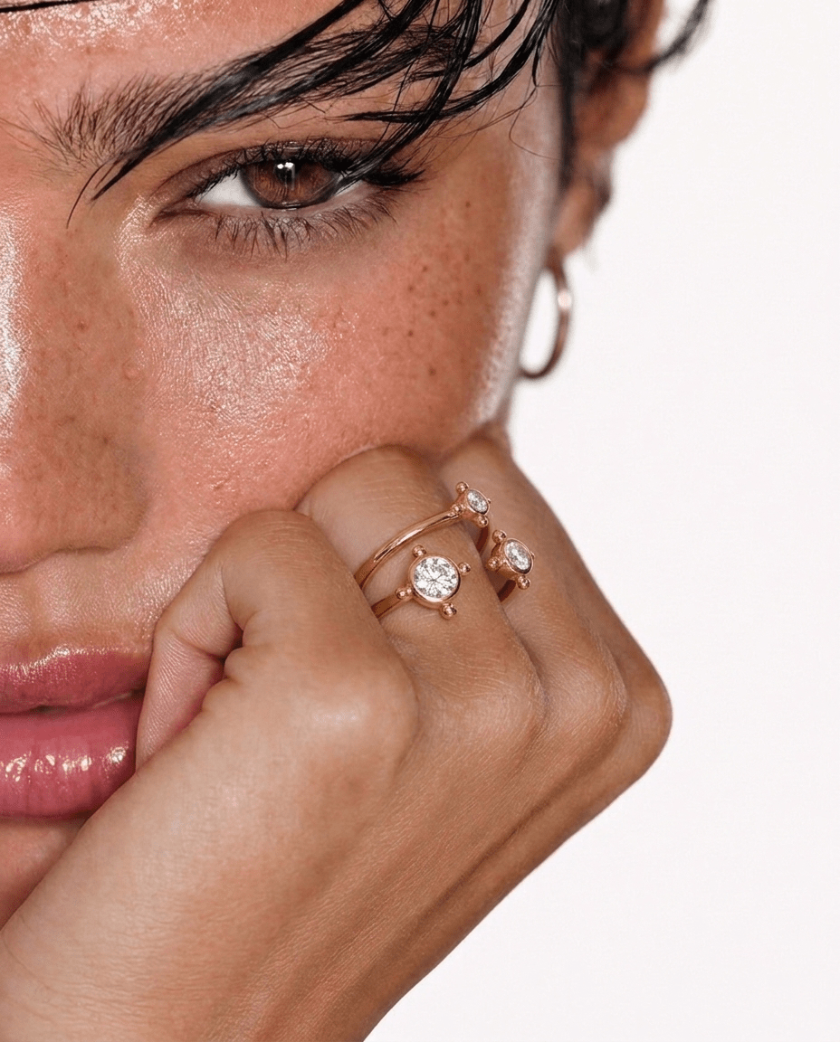 ASEER WH RING - L'ROSHA - MIRA Y MANO