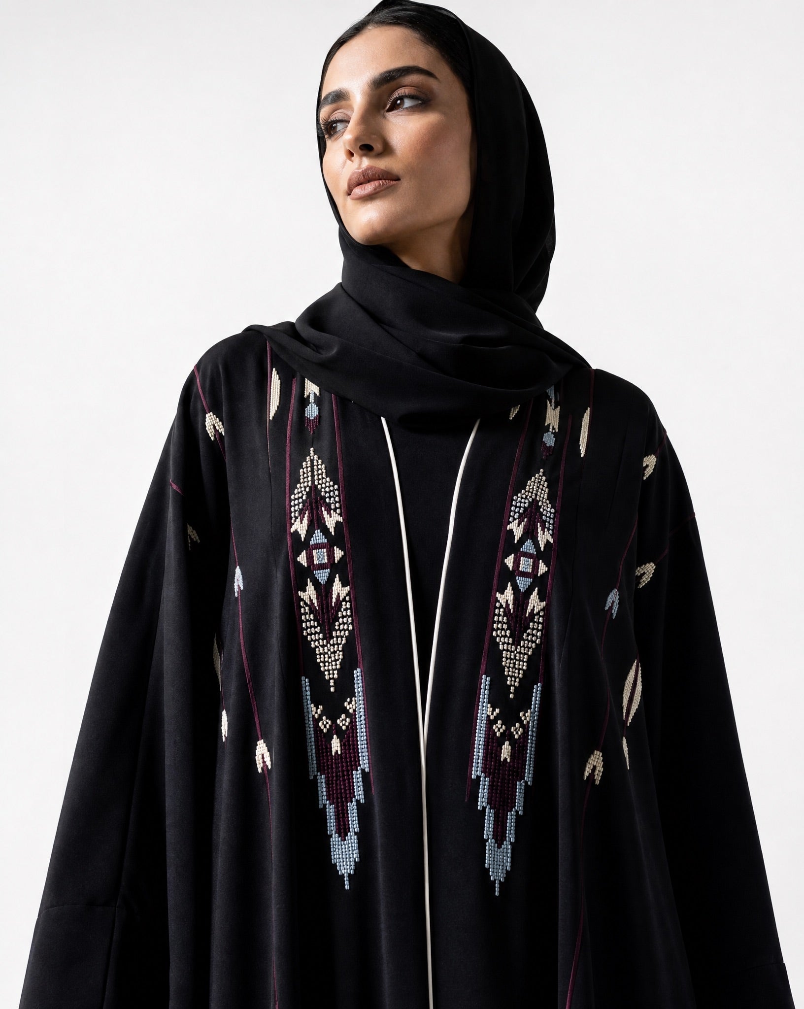 1111075 – Black Crepe Abaya - LULU LINE - MIRA Y MANO