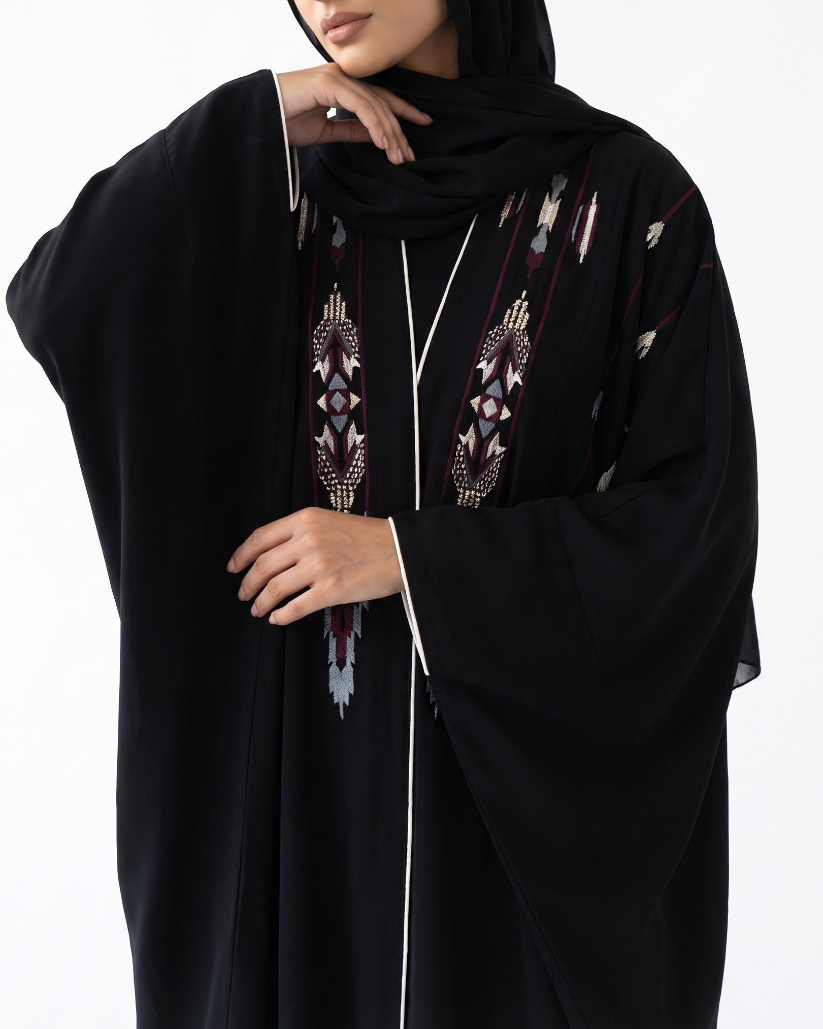 1111075 – Black Crepe Abaya - LULU LINE - MIRA Y MANO