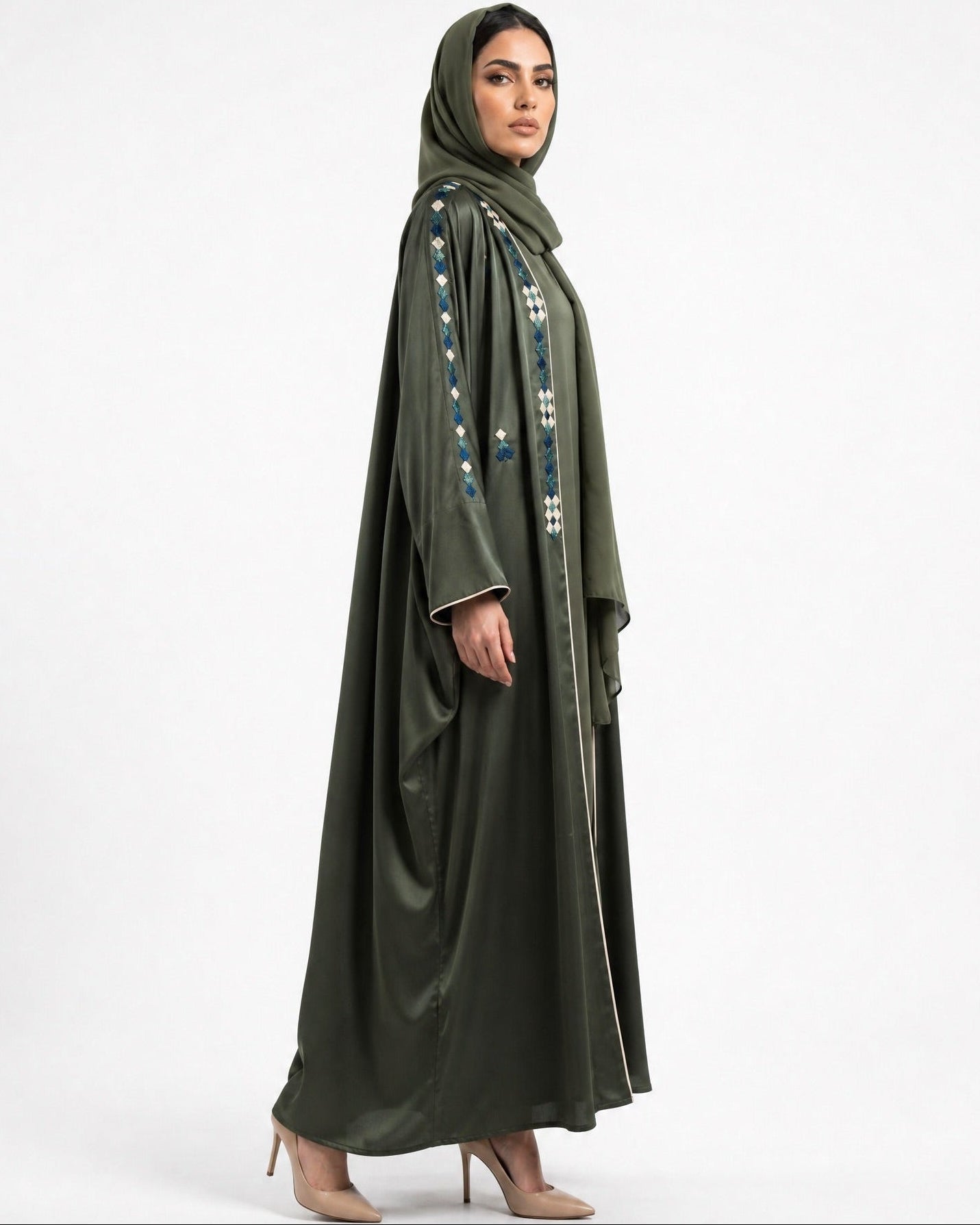 1111088 – Olive Silk Abaya - LULU LINE - MIRA Y MANO