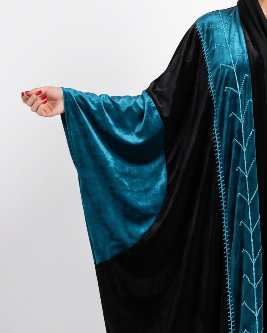 112-Black Velvet Abaya - LULU LINE - MIRA Y MANO