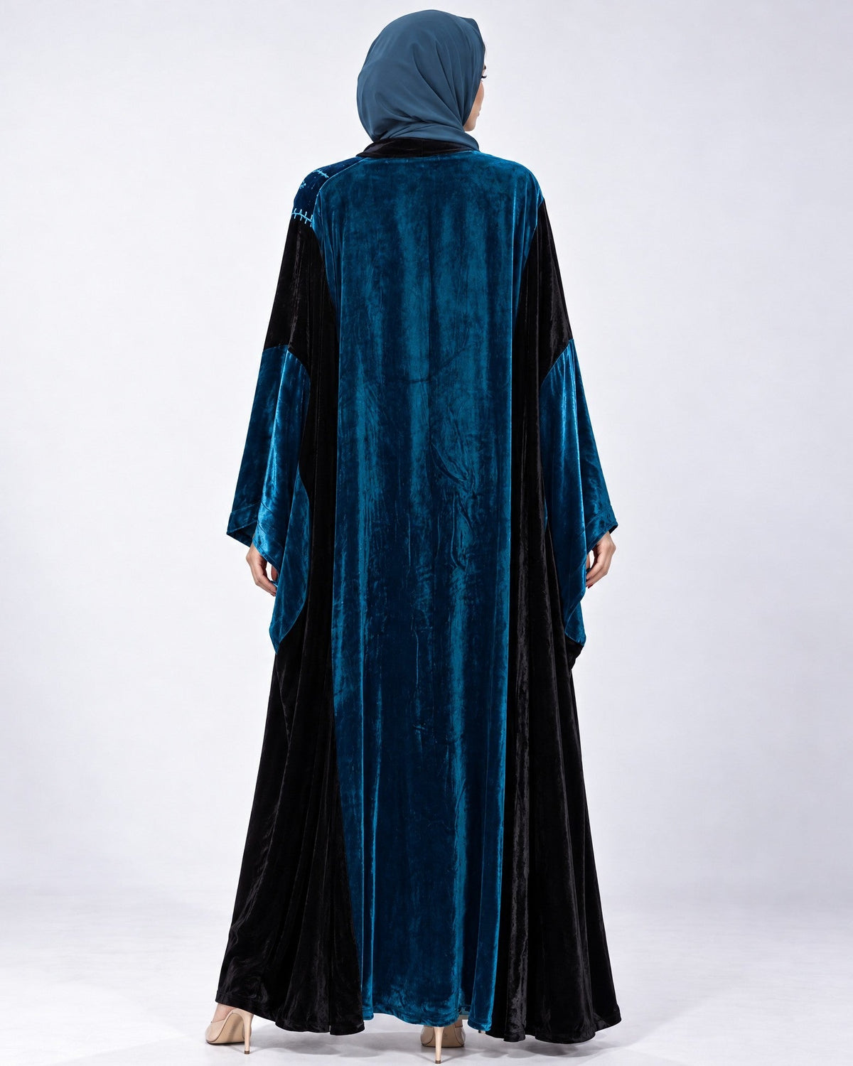 112-Black Velvet Abaya - LULU LINE - MIRA Y MANO