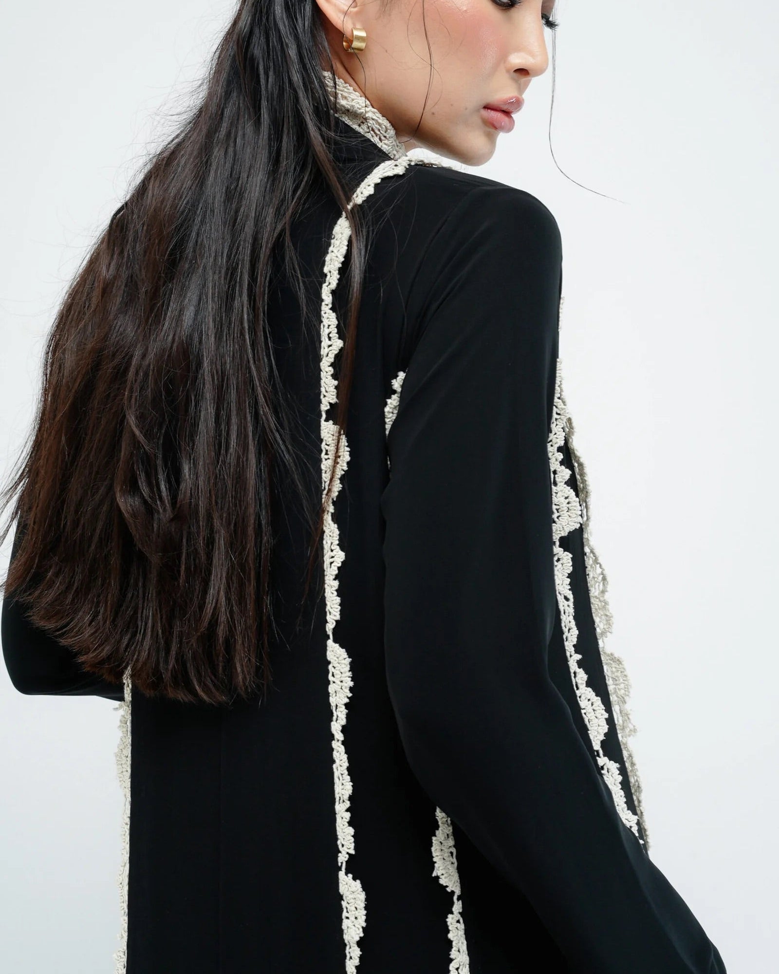 CC32 - Black Chiffon Abaya - LUNA COUTURE - MIRA Y MANO