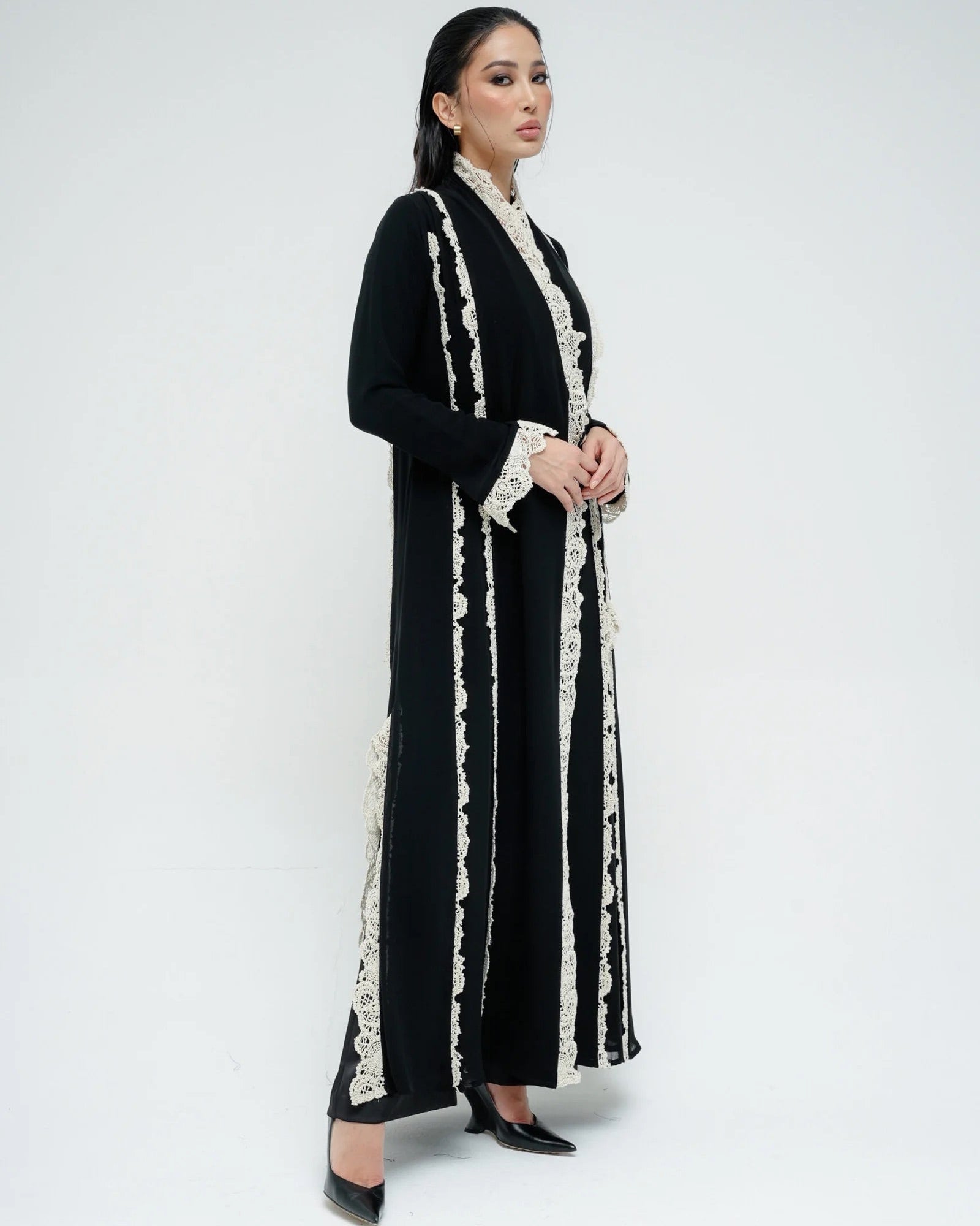 CC32 - Black Chiffon Abaya - LUNA COUTURE - MIRA Y MANO