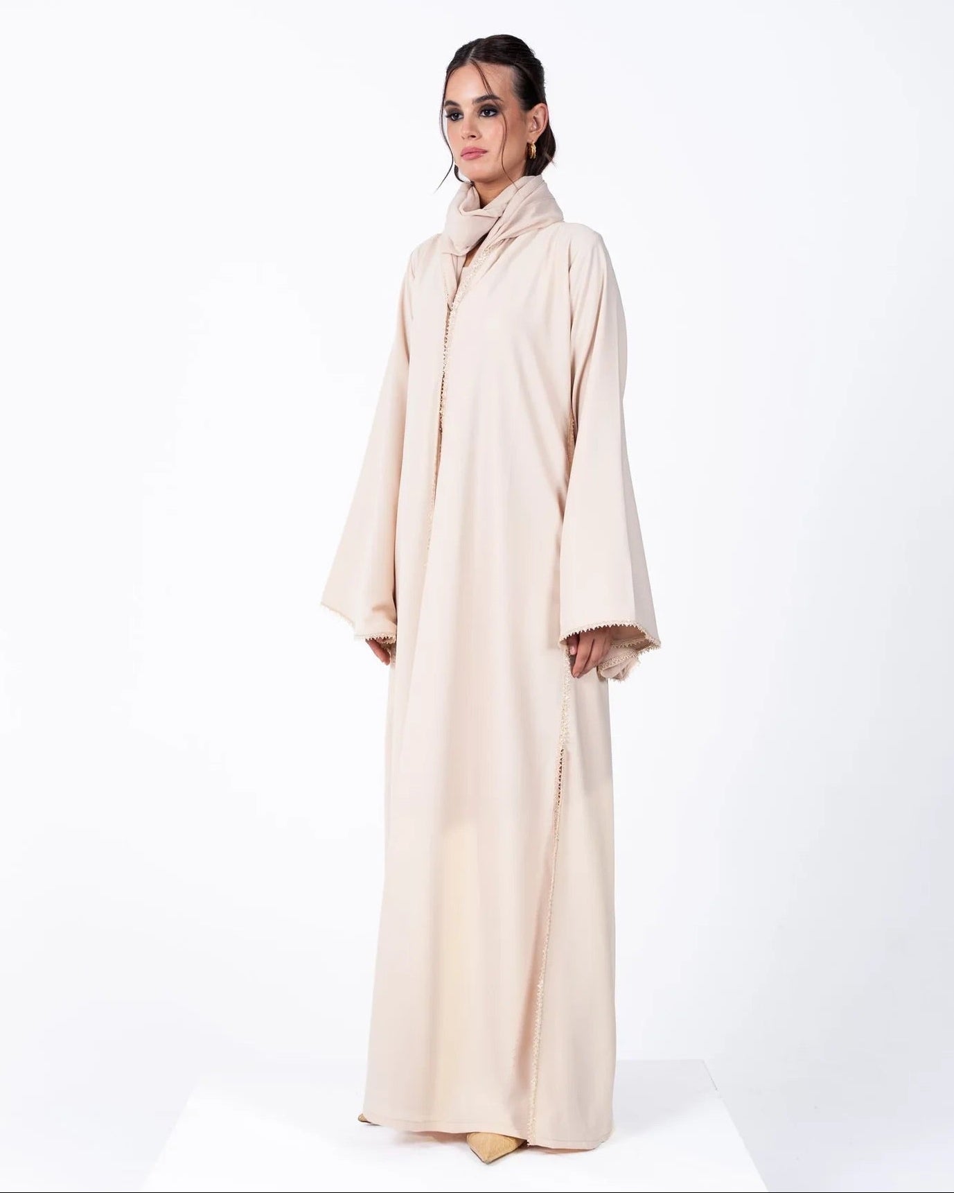 CC35 - Beige Crepe Abaya - LUNA COUTURE - MIRA Y MANO