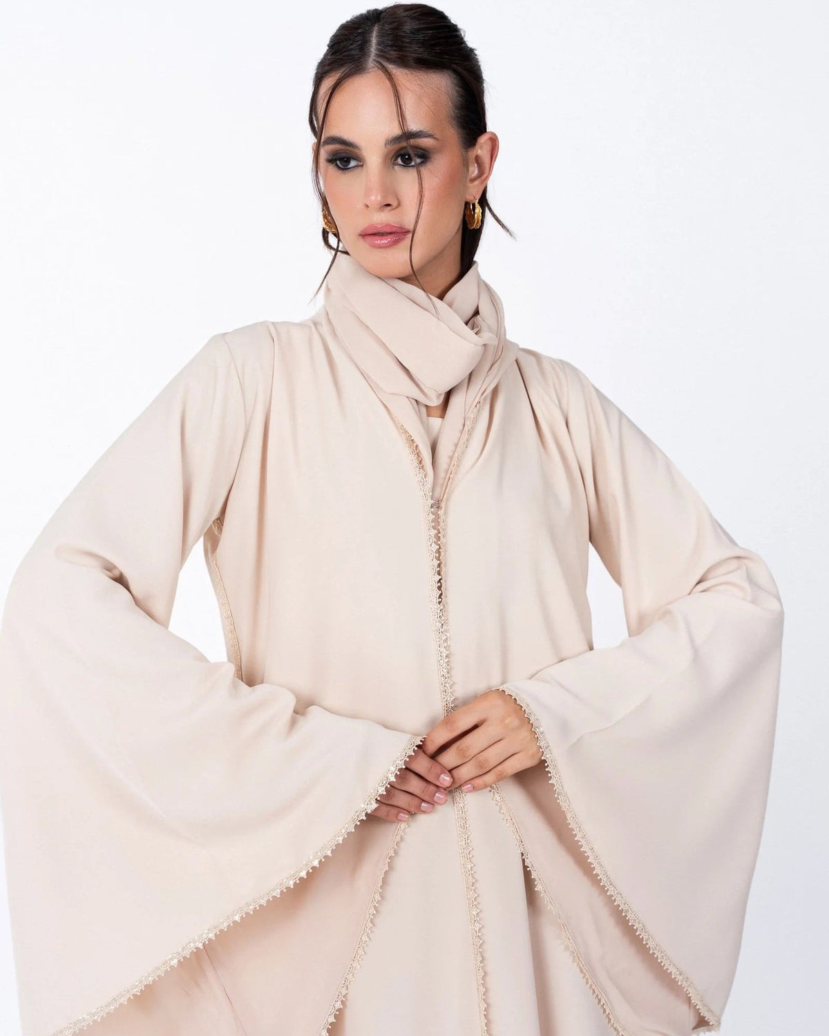 CC35 - Beige Crepe Abaya - LUNA COUTURE - MIRA Y MANO