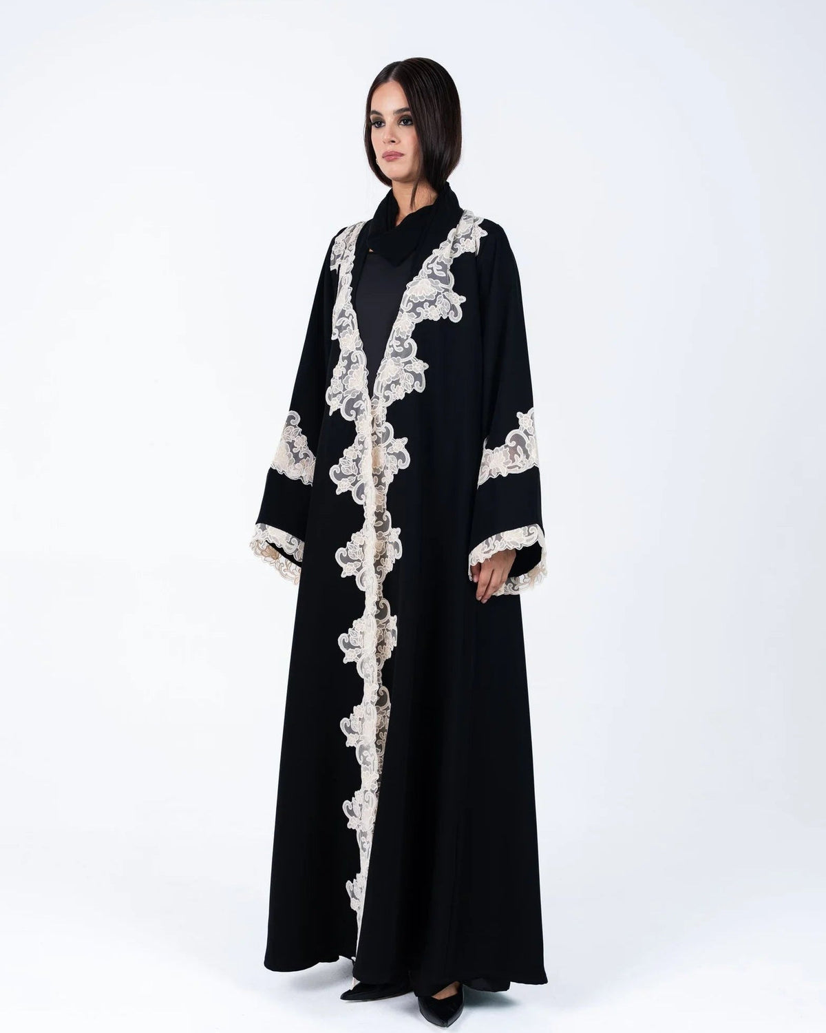 HC20 - Black Crepe Abaya - LUNA COUTURE - MIRA Y MANO