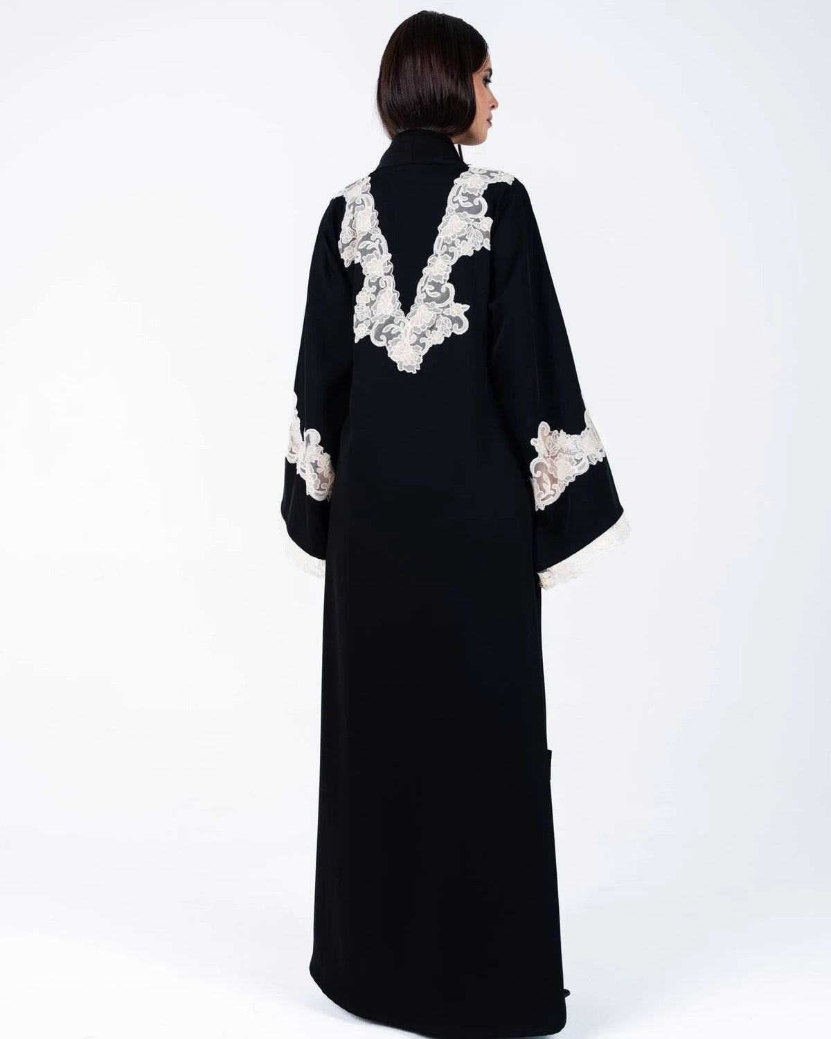 HC20 - Black Crepe Abaya - LUNA COUTURE - MIRA Y MANO