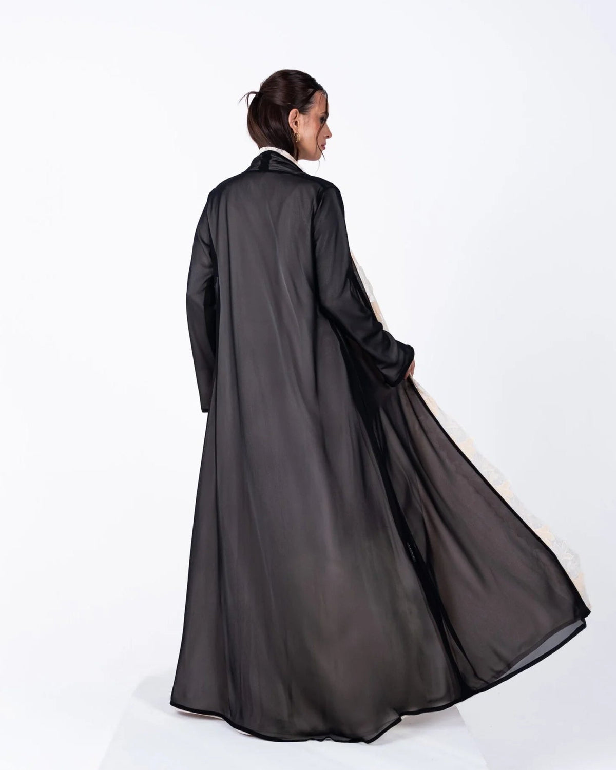 HC21 - Beige Silk Abaya - LUNA COUTURE - MIRA Y MANO