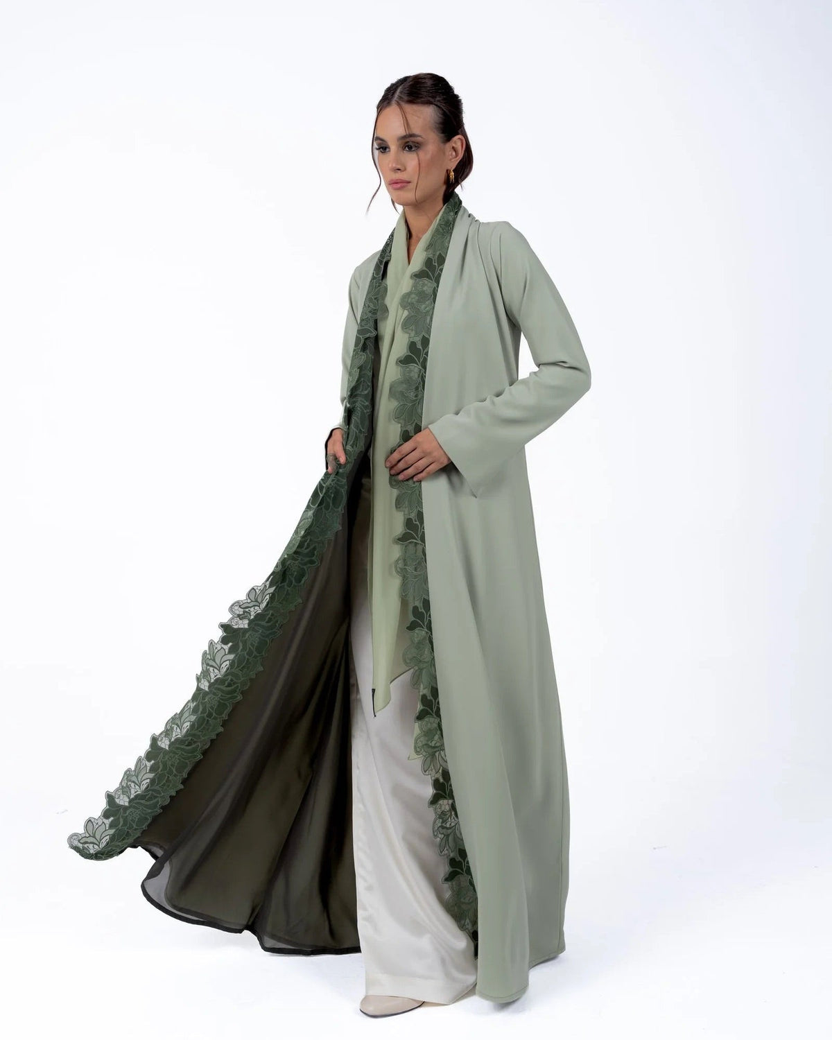HC25 - Green Crepe Abaya - LUNA COUTURE - MIRA Y MANO
