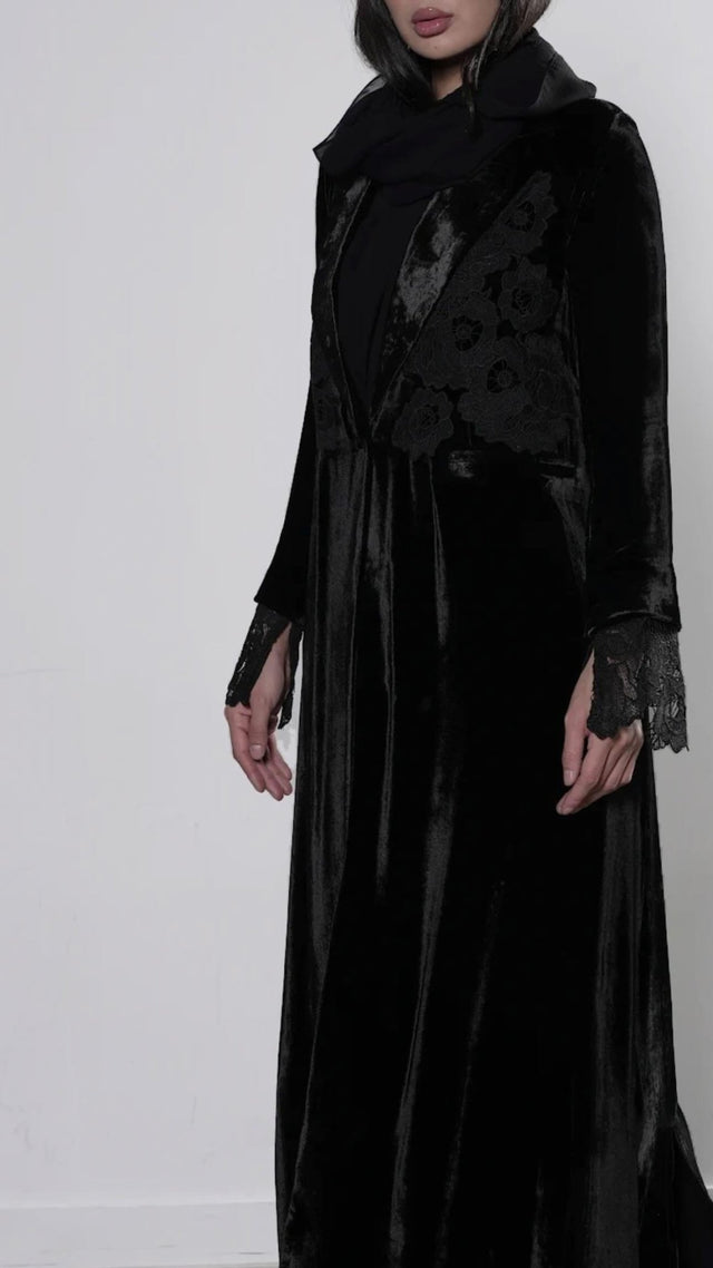 LN0243 ABAYA - LUNA COUTURE - MIRA Y MANO