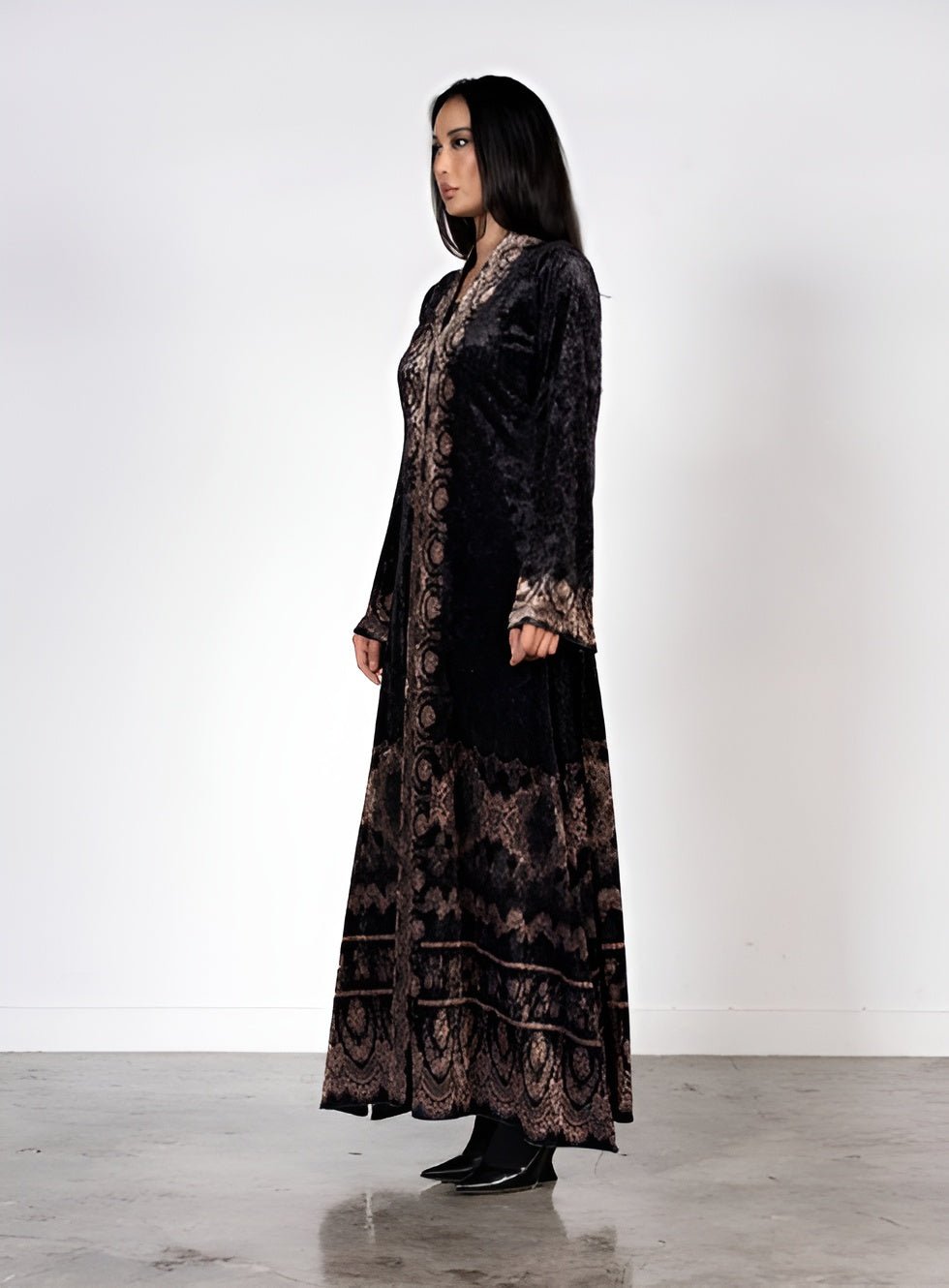 LN0424 ABAYA - LUNA COUTURE - MIRA Y MANO