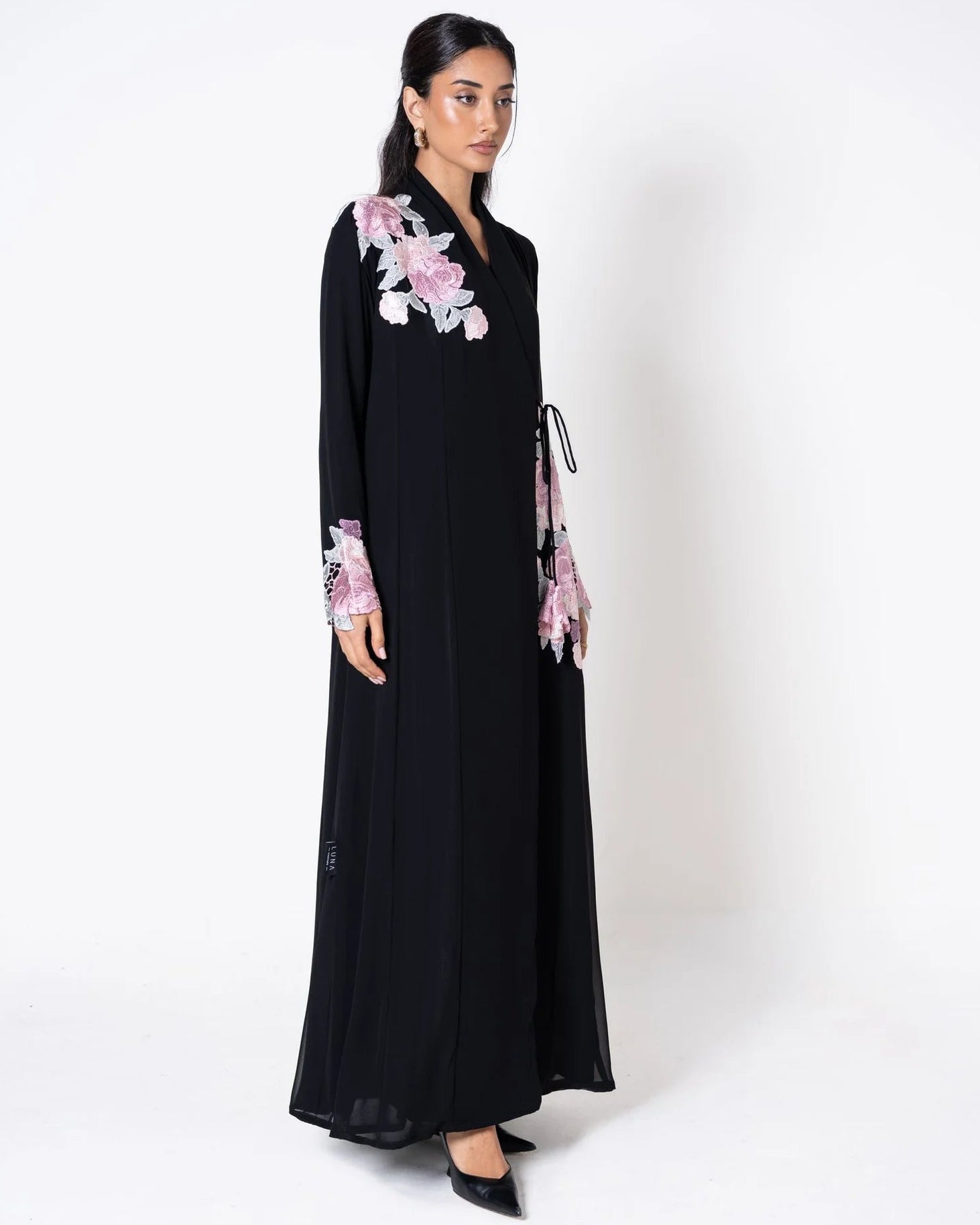 LNO531 ABAYA - LUNA COUTURE - MIRA Y MANO