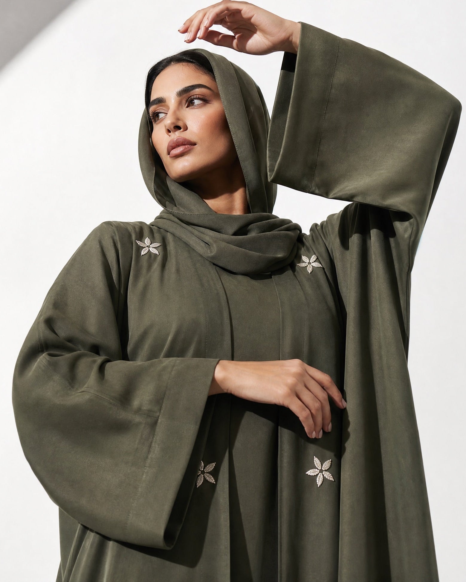 IVY-OL – Olive Washed Silk Abaya - LUNA LINE - MIRA Y MANO