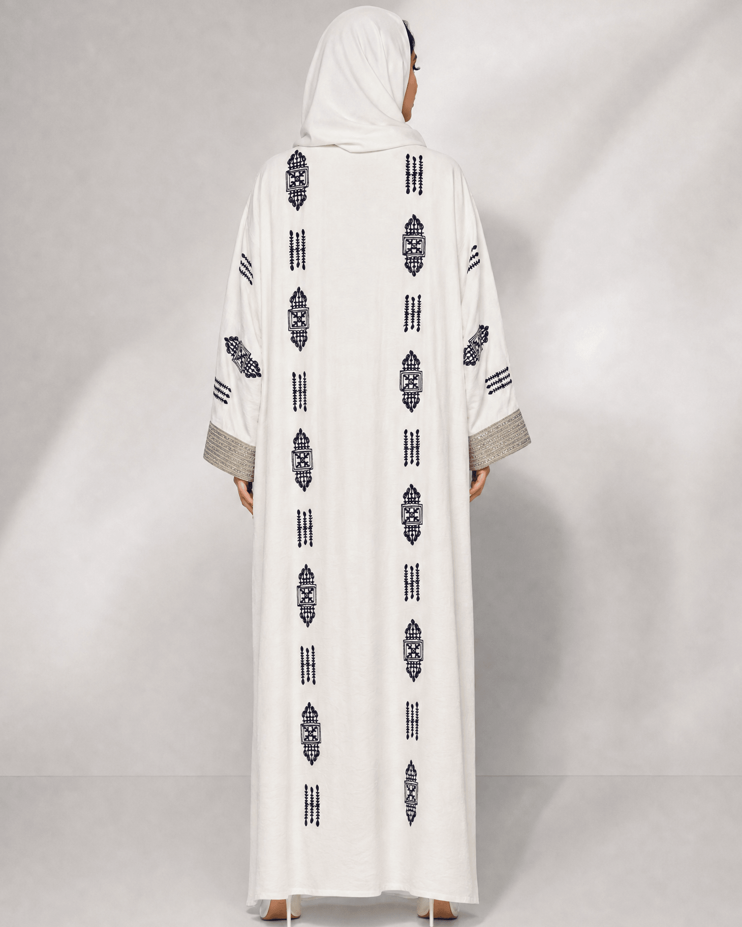 BADER WHITE ABAYA - MAISON ARABELLE - MIRA Y MANO