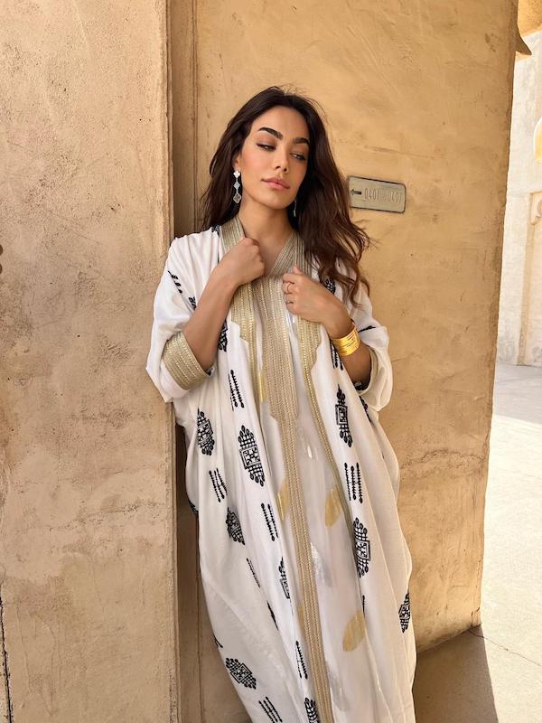 BADER WHITE ABAYA - MAISON ARABELLE - MIRA Y MANO