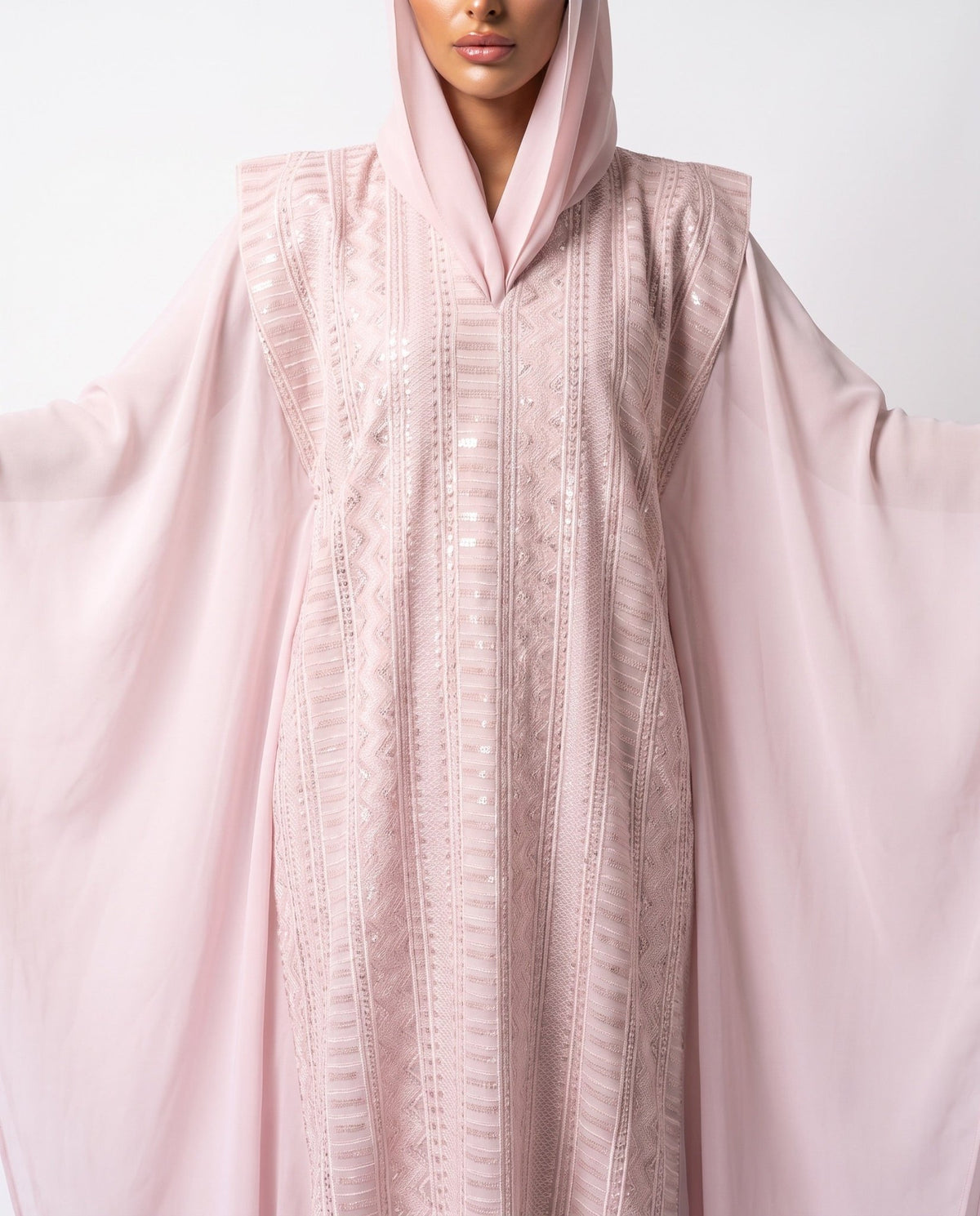 Mara Embroidered – Light Pink Linen Kaftan - MAISON ARABELLE - MIRA Y MANO
