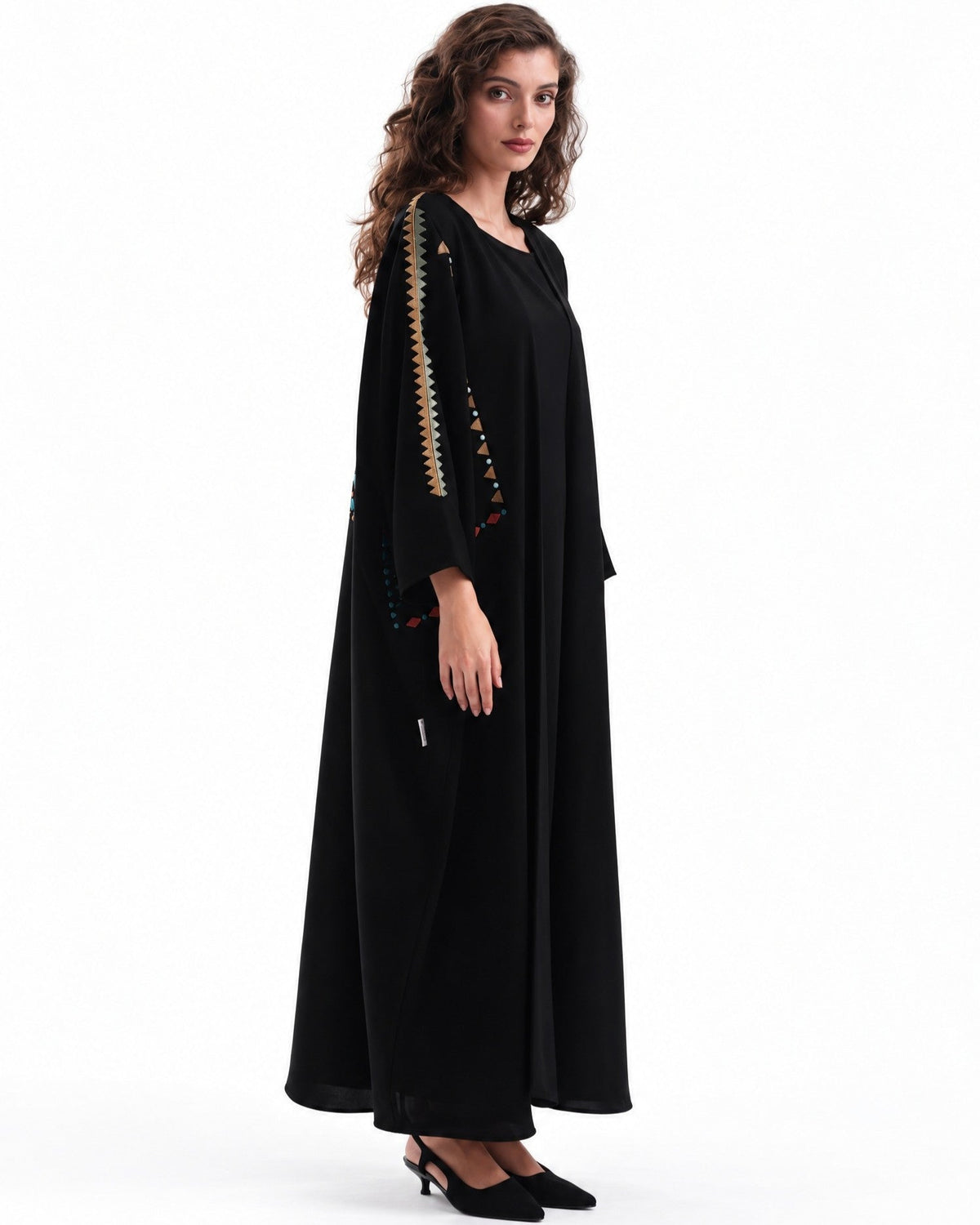 F26 A B4 - Black Crepe Abaya - MAISOON - MIRA Y MANO
