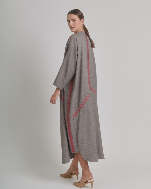 FW25 - A - A5 ABAYA - MAISOON - MIRA Y MANO