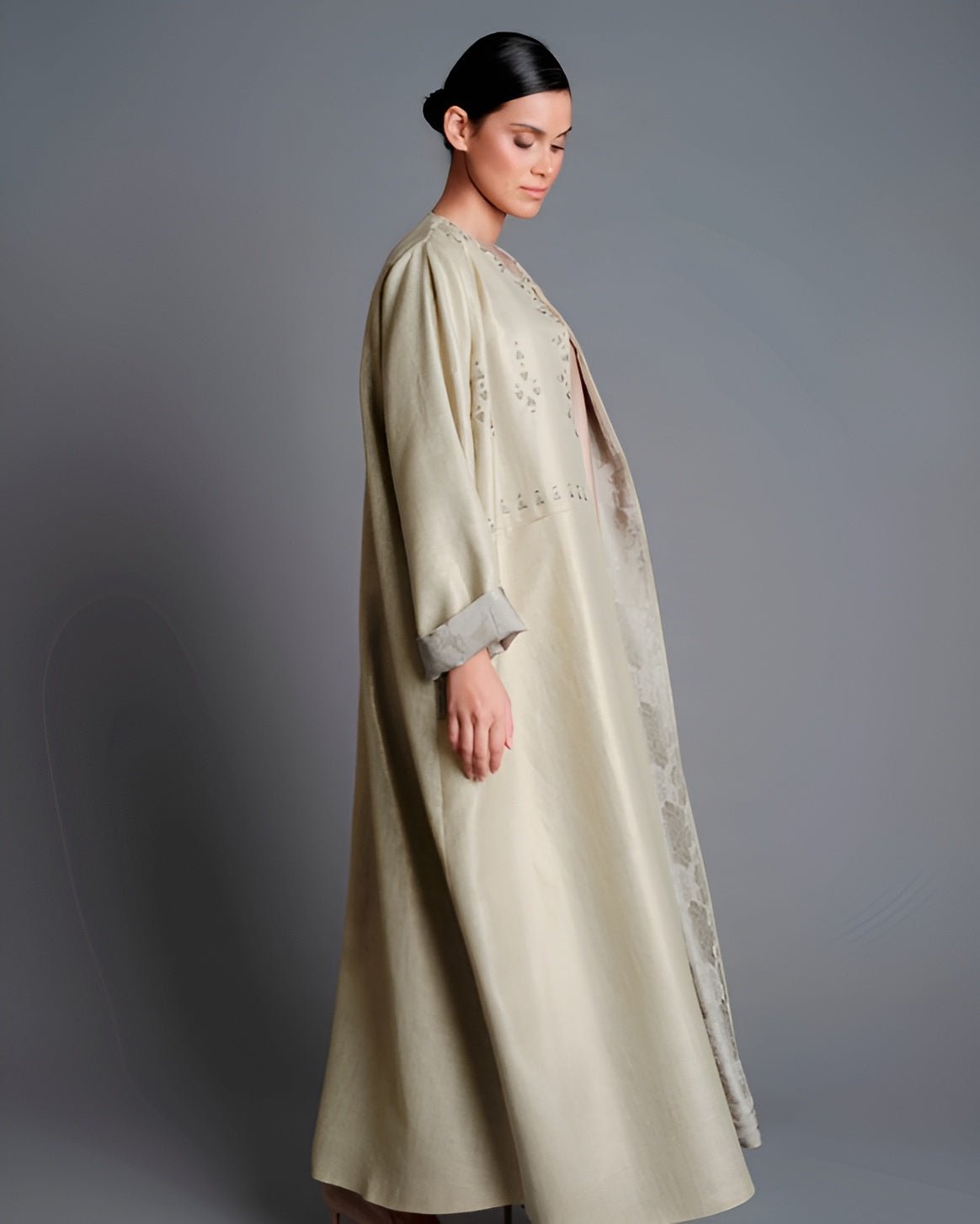 RMD26 A J4 - 3 ABAYA - MAISOON - MIRA Y MANO