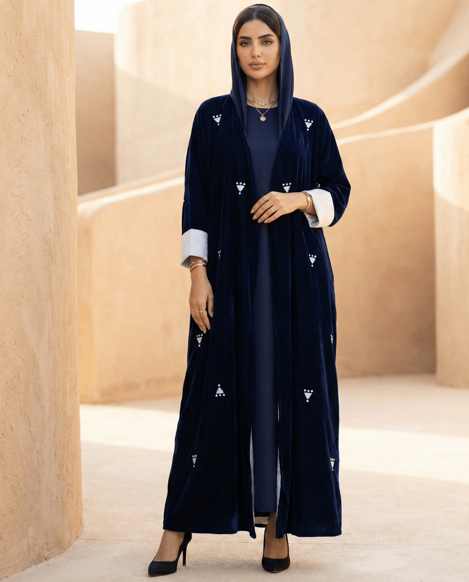 RMD26 A V7 ABAYA - MAISOON - MIRA Y MANO