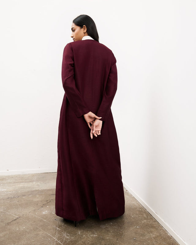 FW - 25 - MRN - AB - 3 - QR3 ABAYA - MEDD - MIRA Y MANO