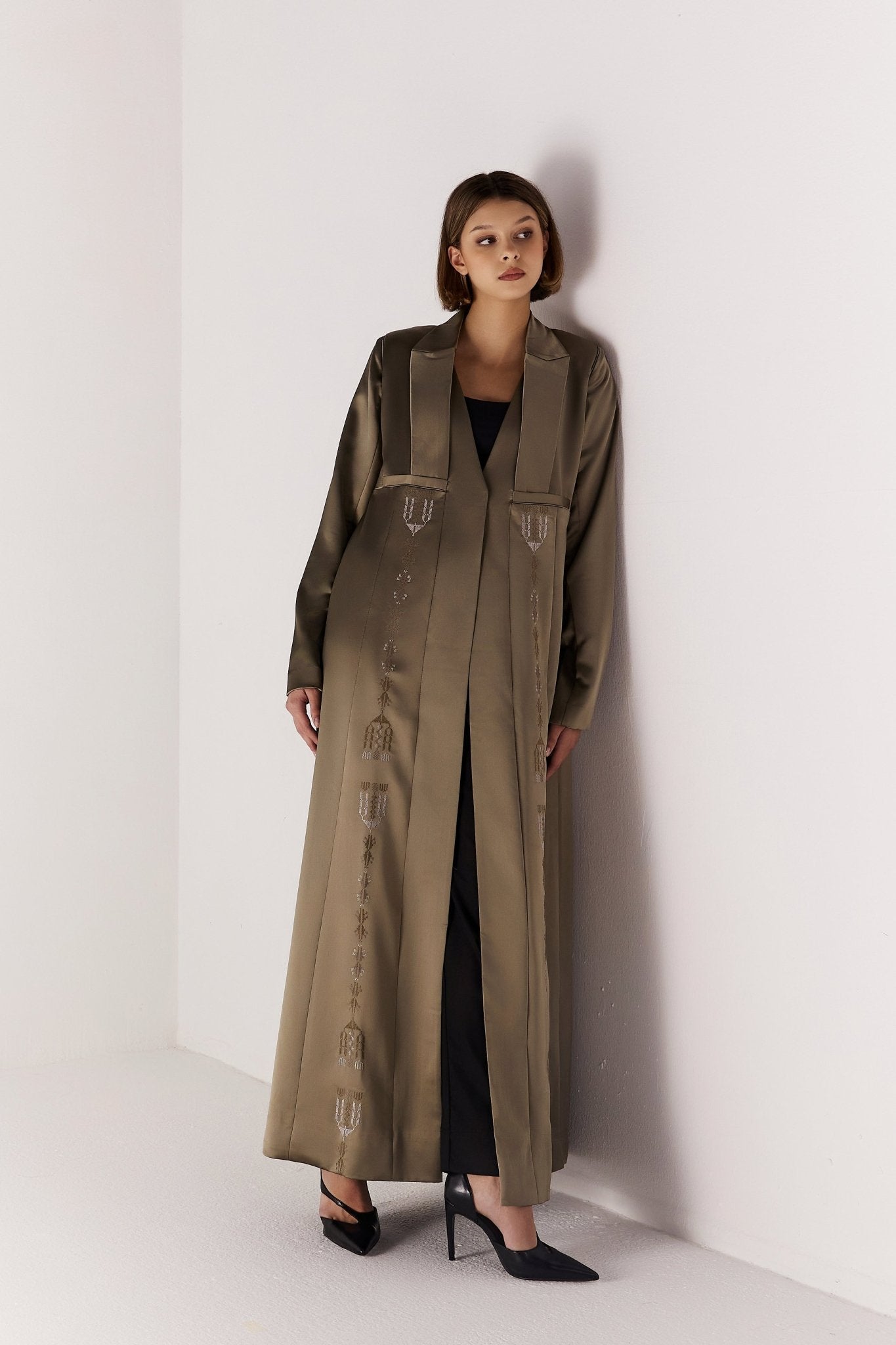 LORI - SAGE ABAYA - MEDD - MIRA Y MANO