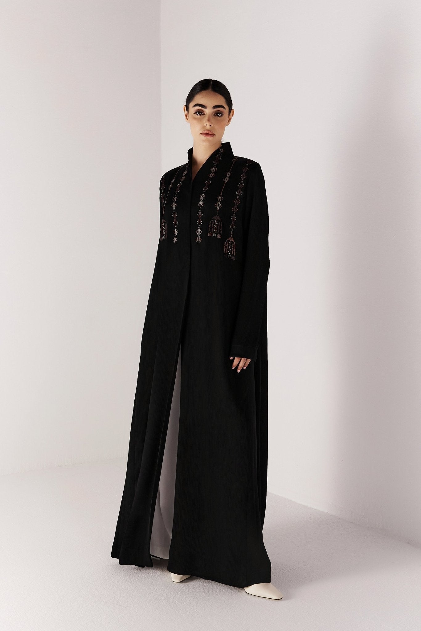 NILI - BK ABAYA - MEDD - MIRA Y MANO