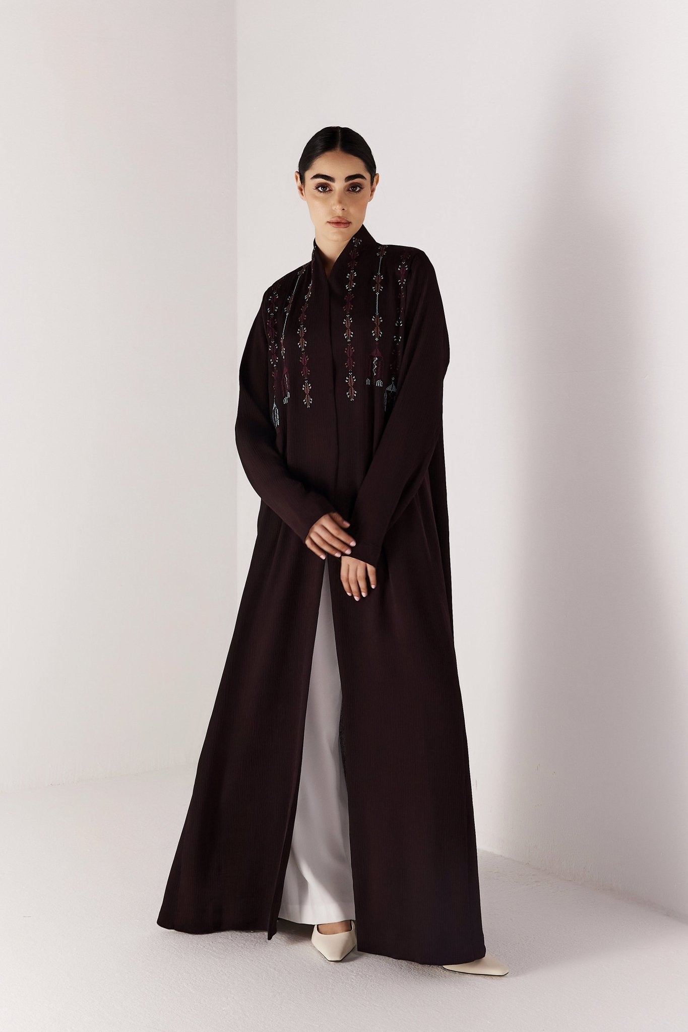 NILI - BUR ABAYA - MEDD - MIRA Y MANO