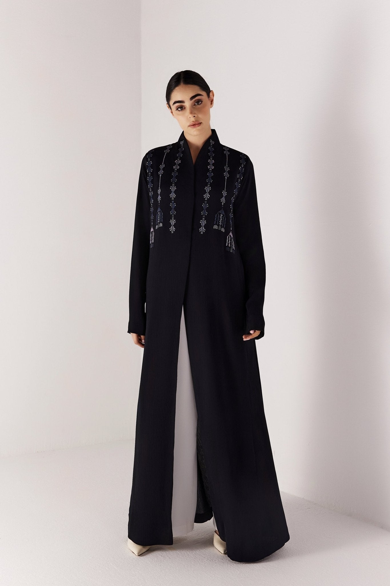 NILI - NY ABAYA - MEDD - MIRA Y MANO