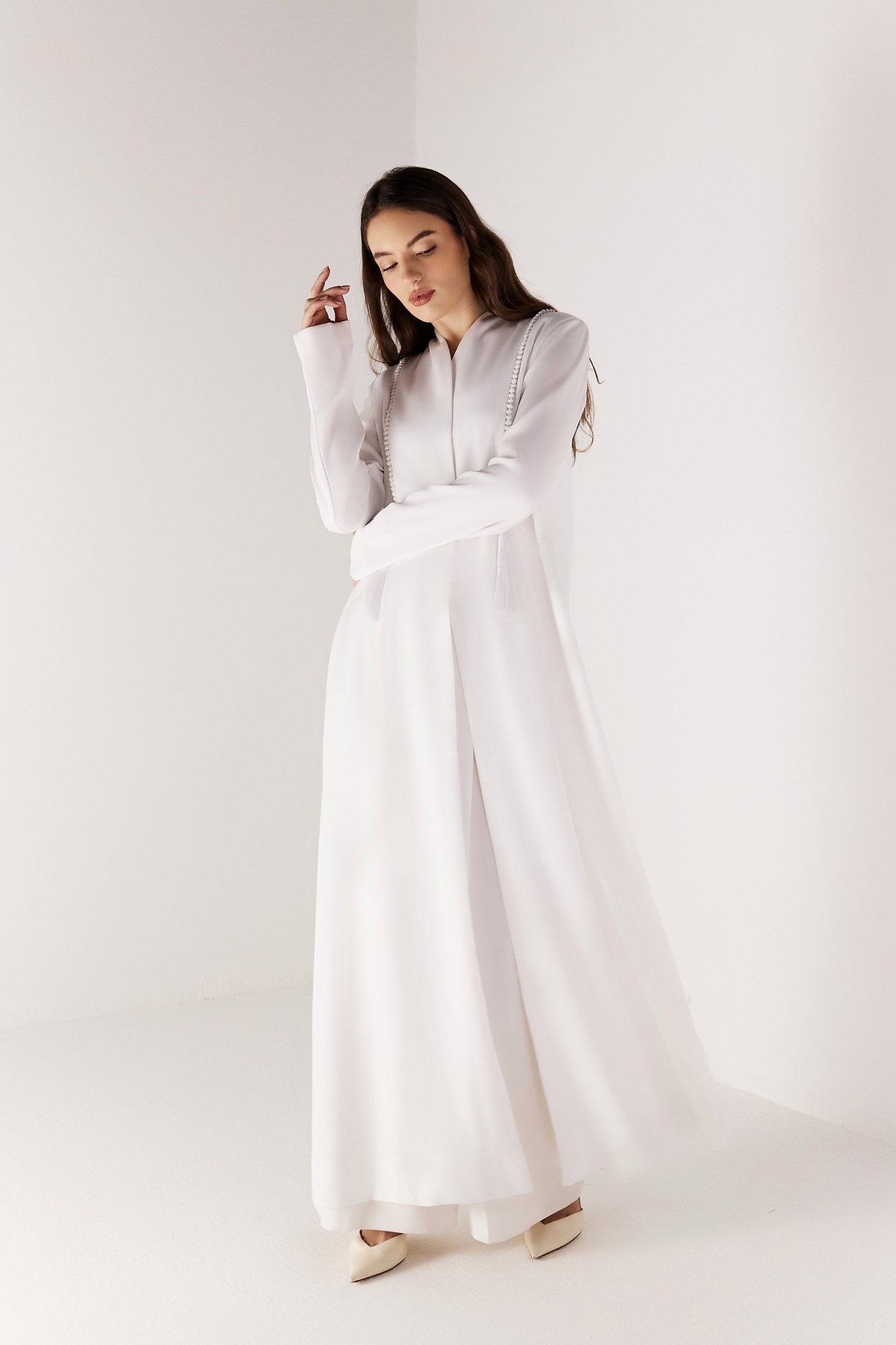 OSA - WH ABAYA - MEDD - MIRA Y MANO