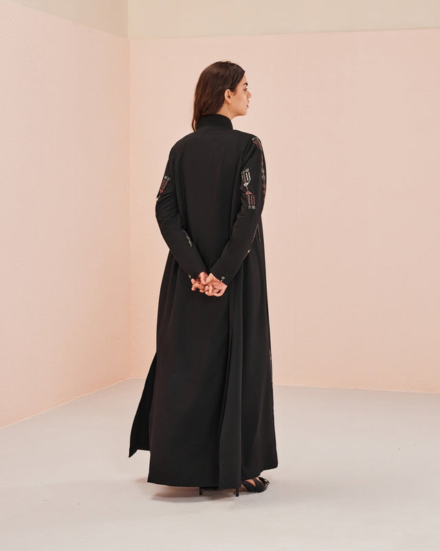 SS - 24 - BLK - AB - 13 - DNA ABAYA - MEDD - MIRA Y MANO