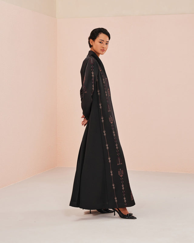 SS - 24 - BLK - AB - 14 - SHQ ABAYA - MEDD - MIRA Y MANO