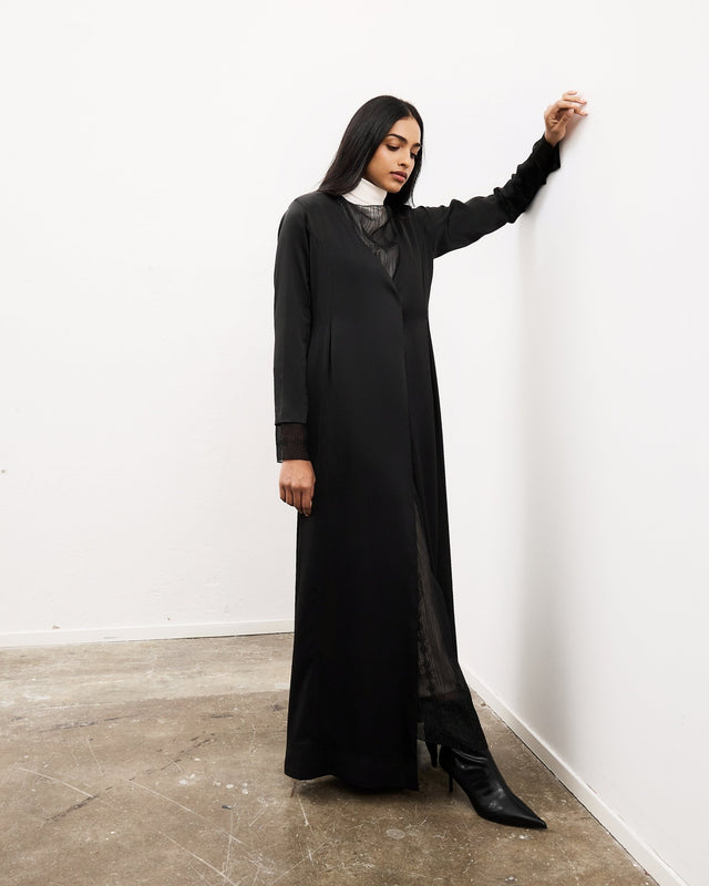 SS24/2 - 17 ABAYA - MEDD - MIRA Y MANO