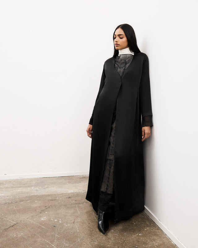 SS24/2 - 17 ABAYA - MEDD - MIRA Y MANO