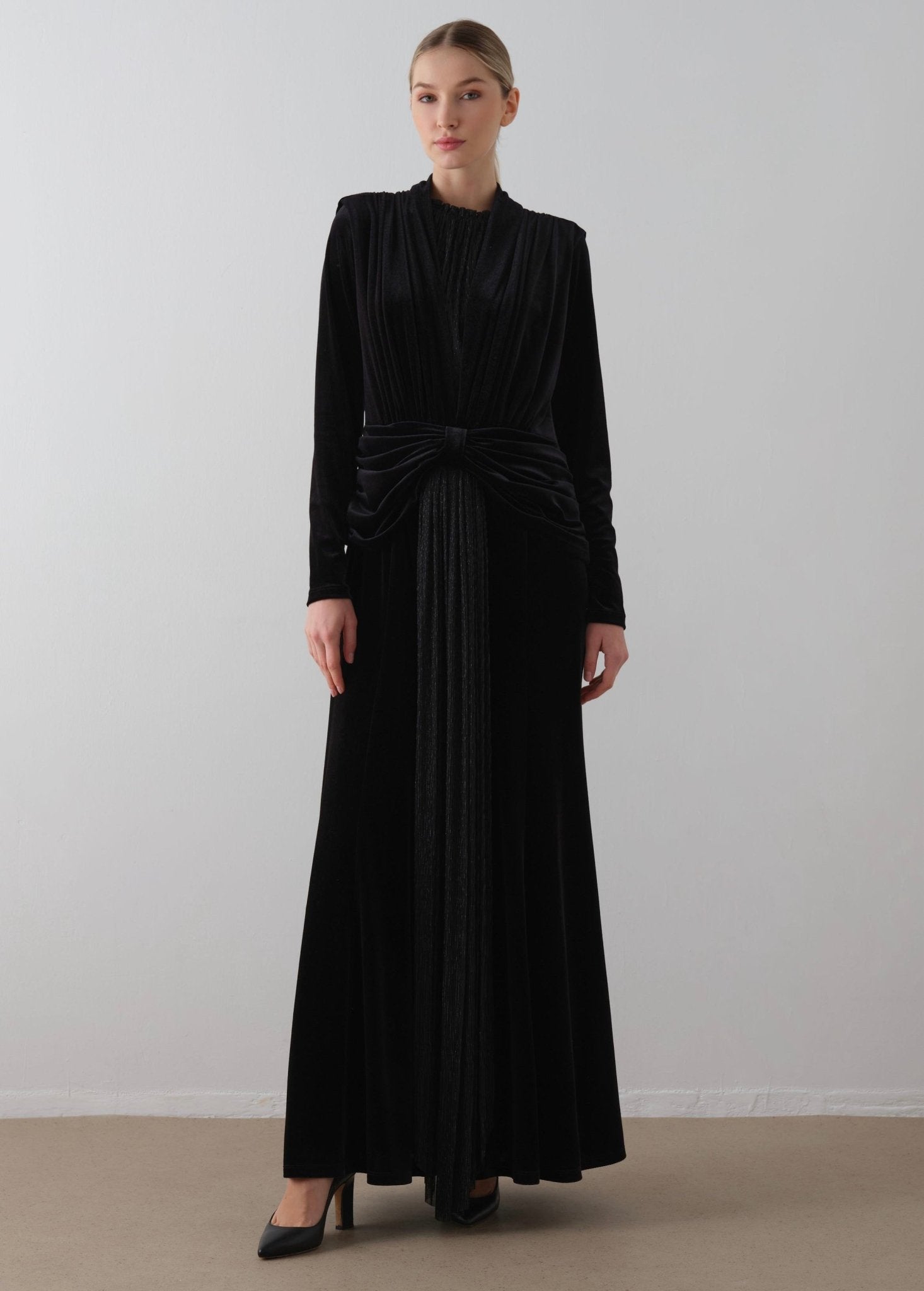 MH06 - 430 BK DRESS - MIHA - MIRA Y MANO