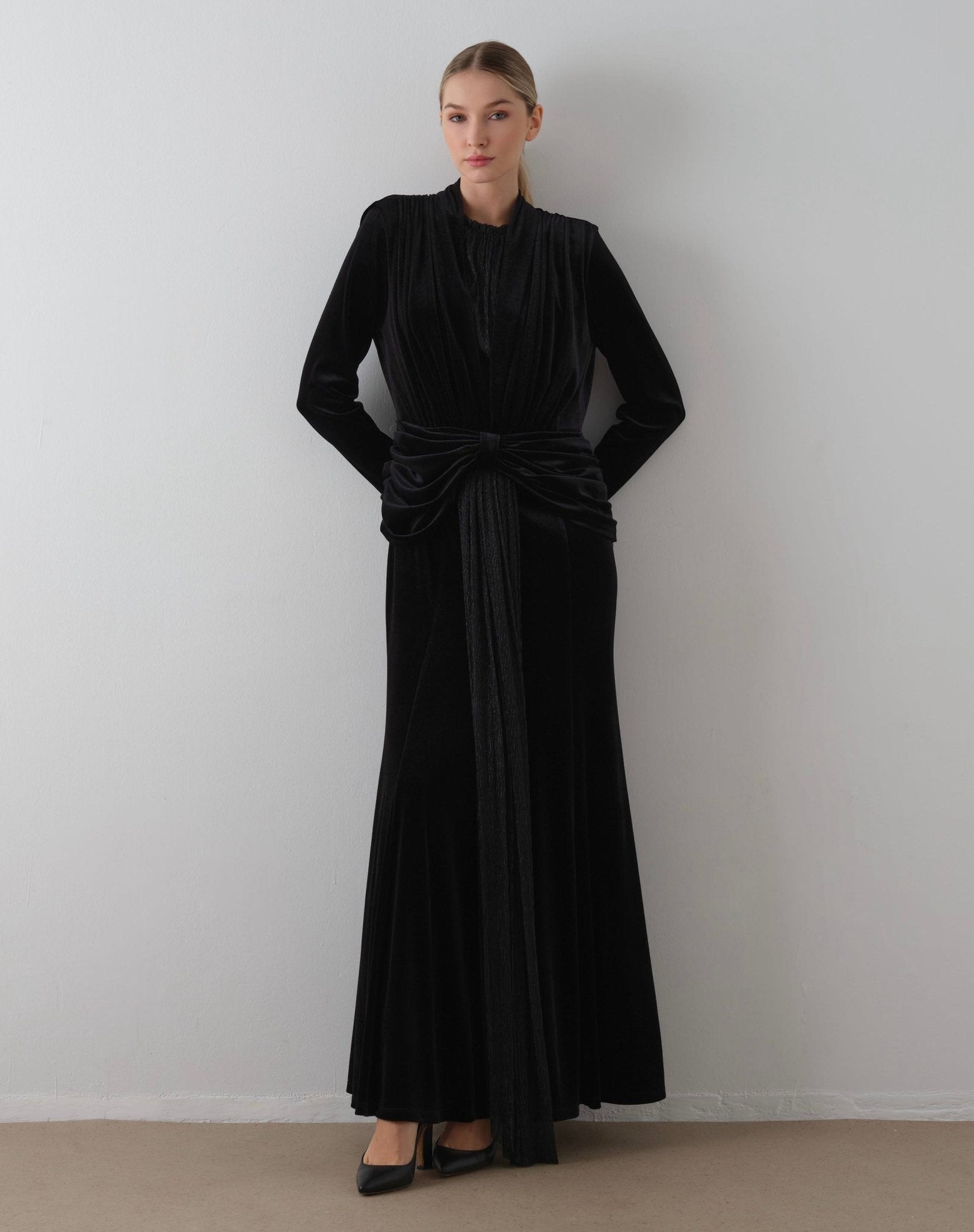 MH06 - 430 BK DRESS - MIHA - MIRA Y MANO