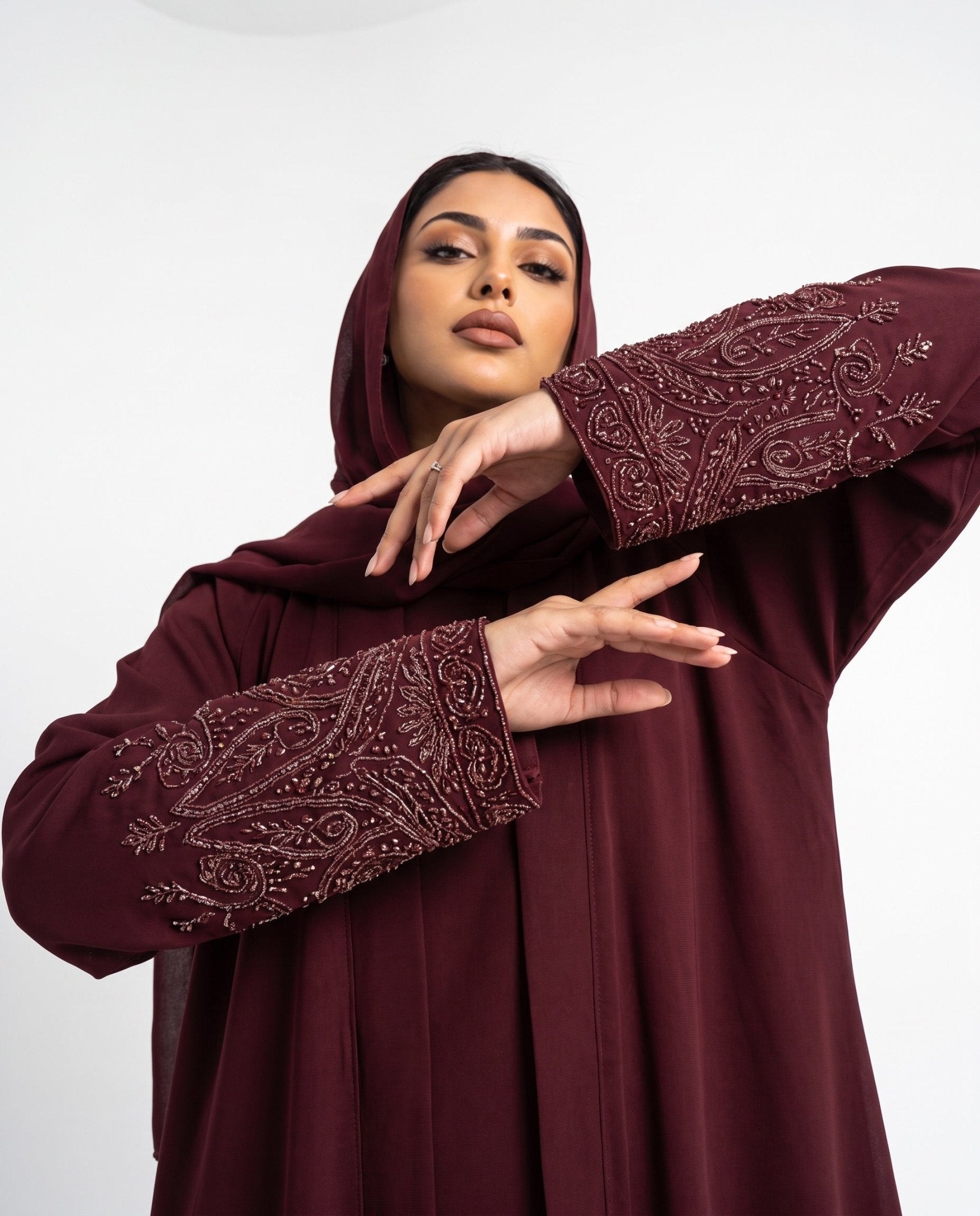 MISK121 ABAYA - MISK - MIRA Y MANO