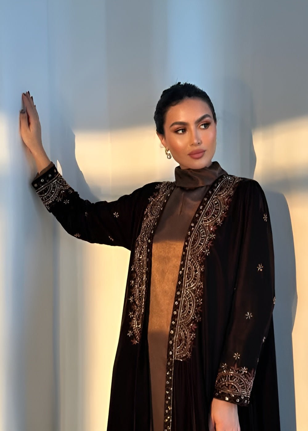 MISK78 ABAYA - MISK - MIRA Y MANO