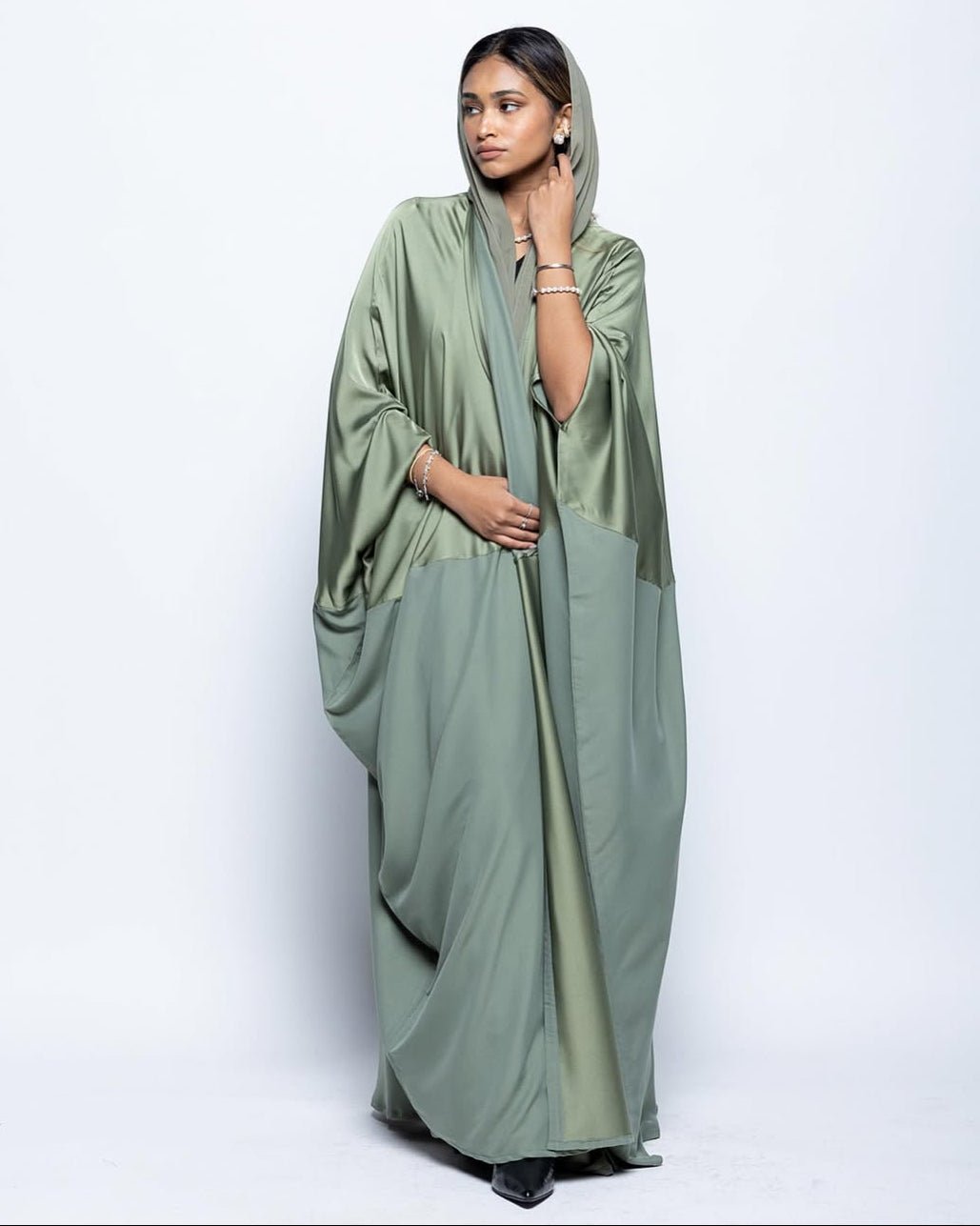 AURA-AM Aquamarine Silk Abaya - MODISH - MIRA Y MANO