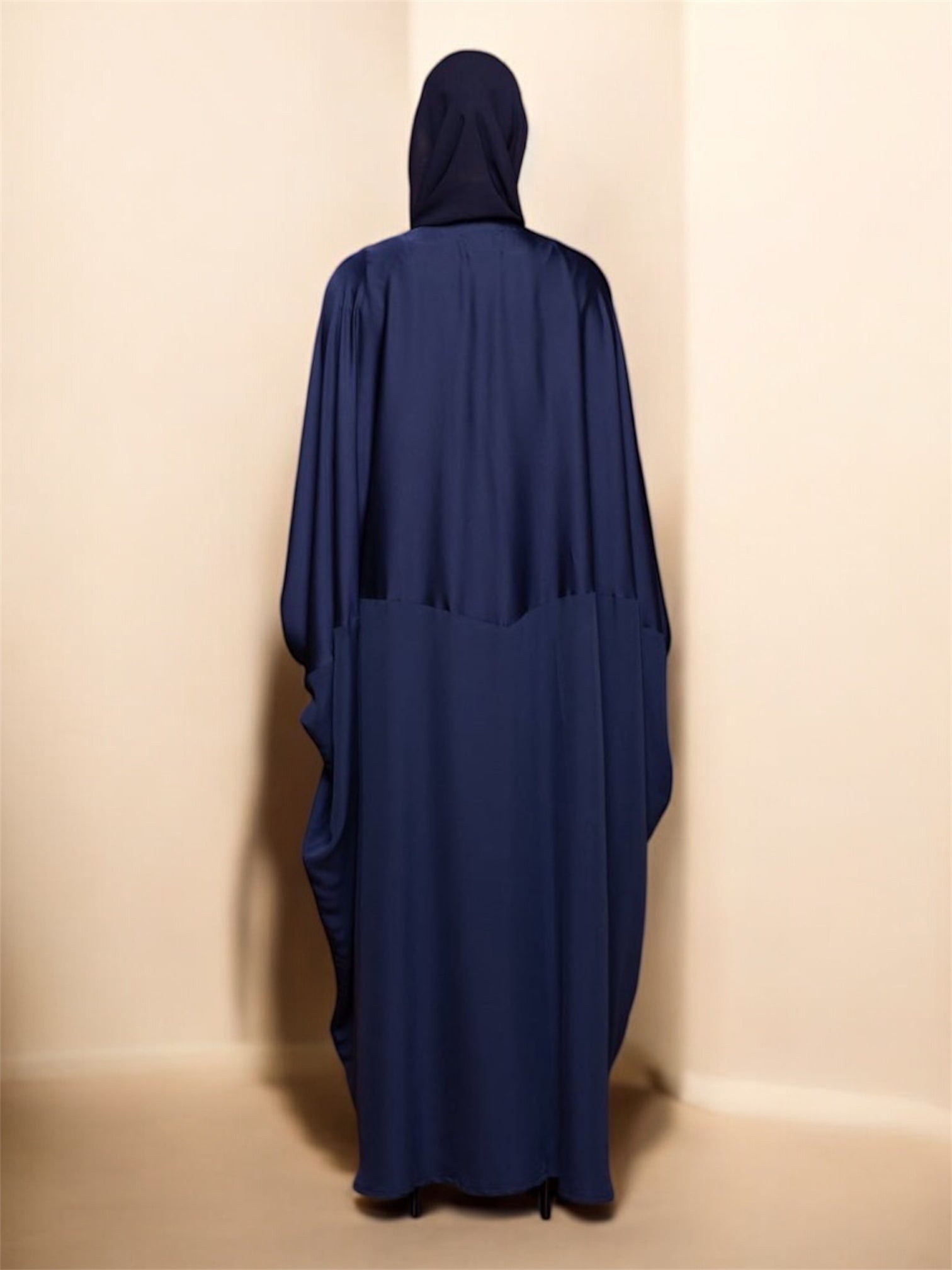AURA - NV ABAYA - MODISH - MIRA Y MANO