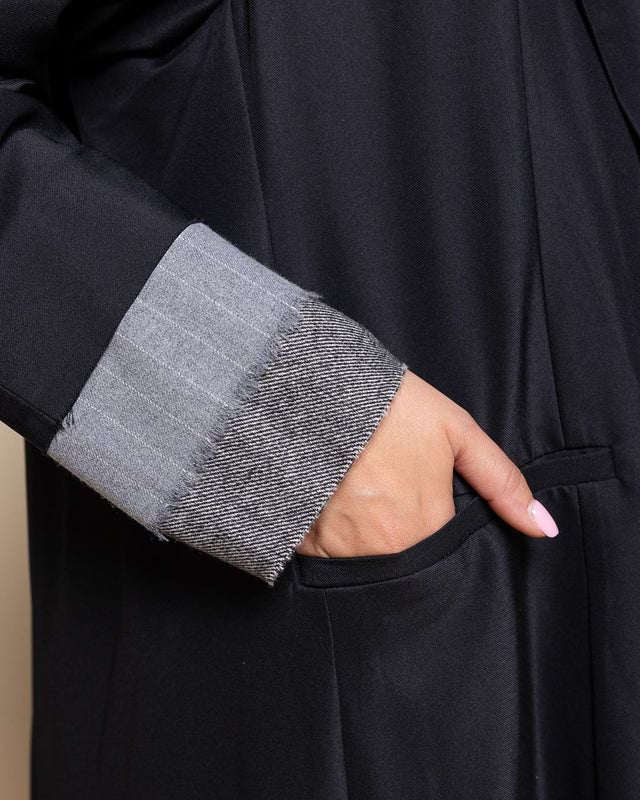 CONSTAN HAND - BK ABAYA - MODISH - MIRA Y MANO