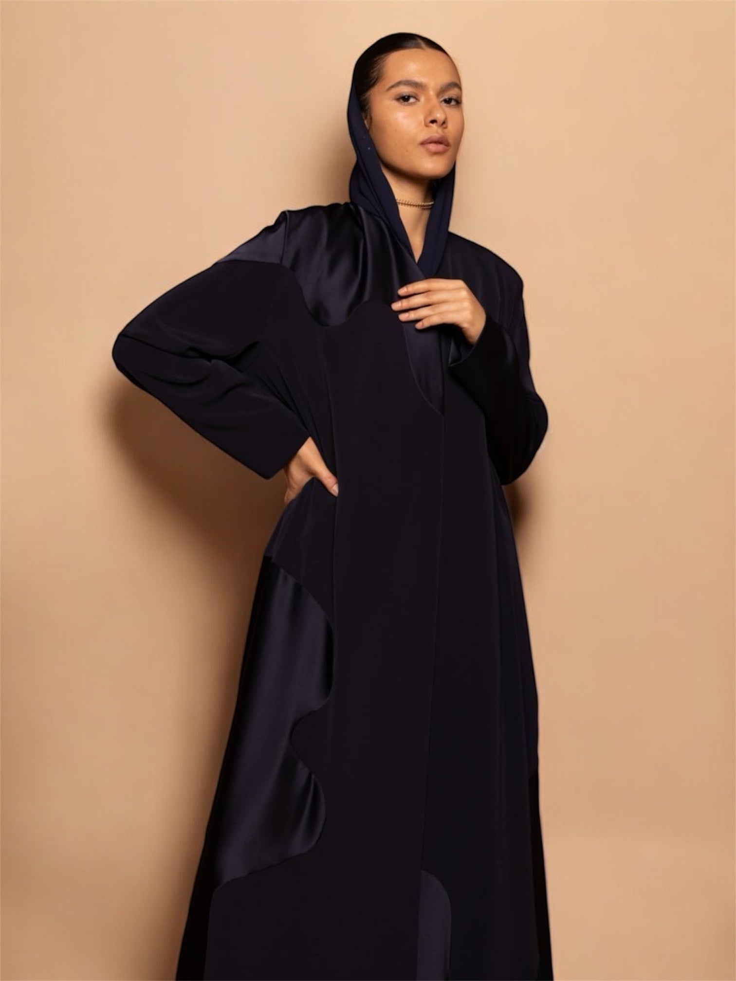 GA - NV ABAYA - MODISH - MIRA Y MANO