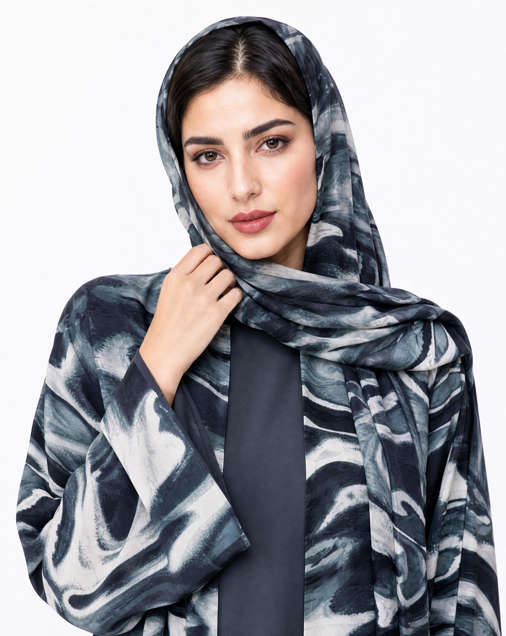 PATTERN 3 ABAYA - MODISH - MIRA Y MANO