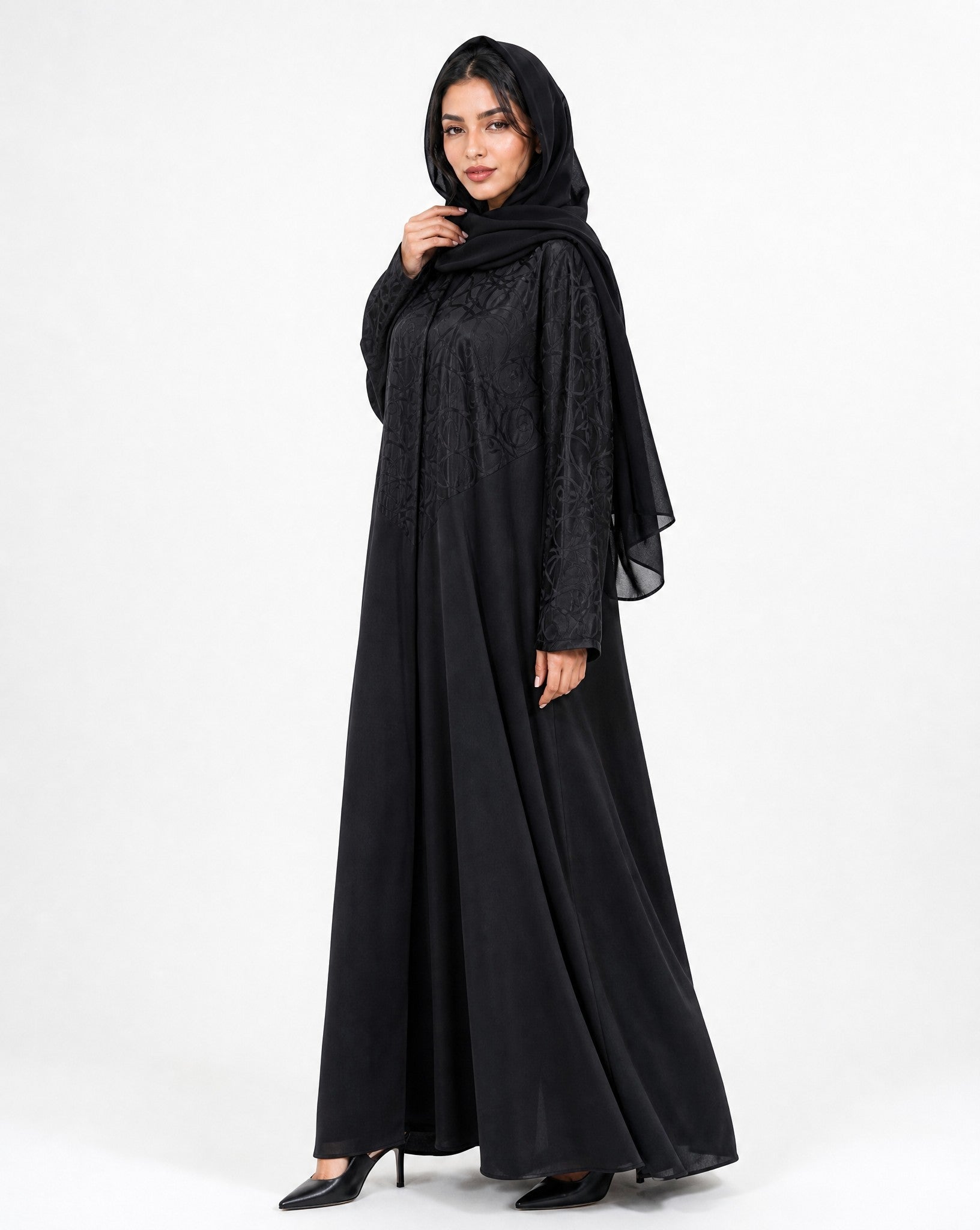 SM PATTERN ABAYA - MODISH - MIRA Y MANO